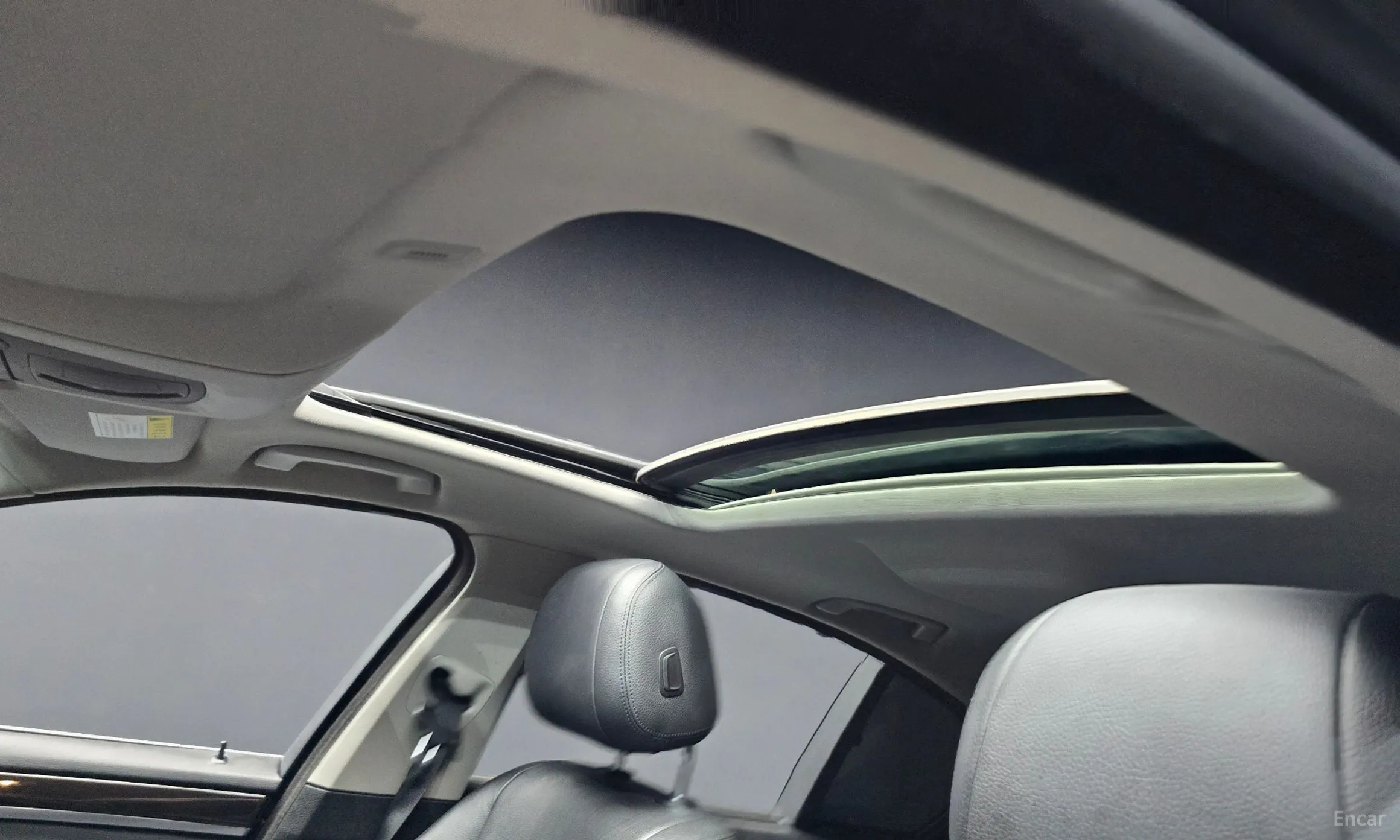 BMW 5 Series (F10) превью 16