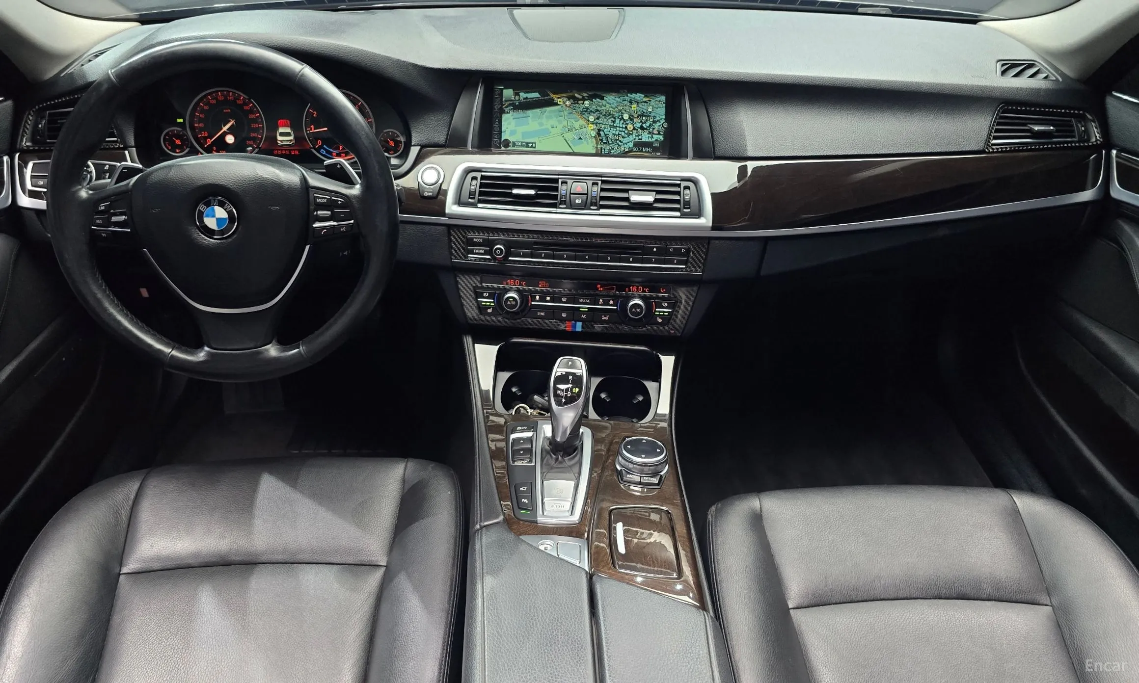 BMW 5 Series (F10) превью 7