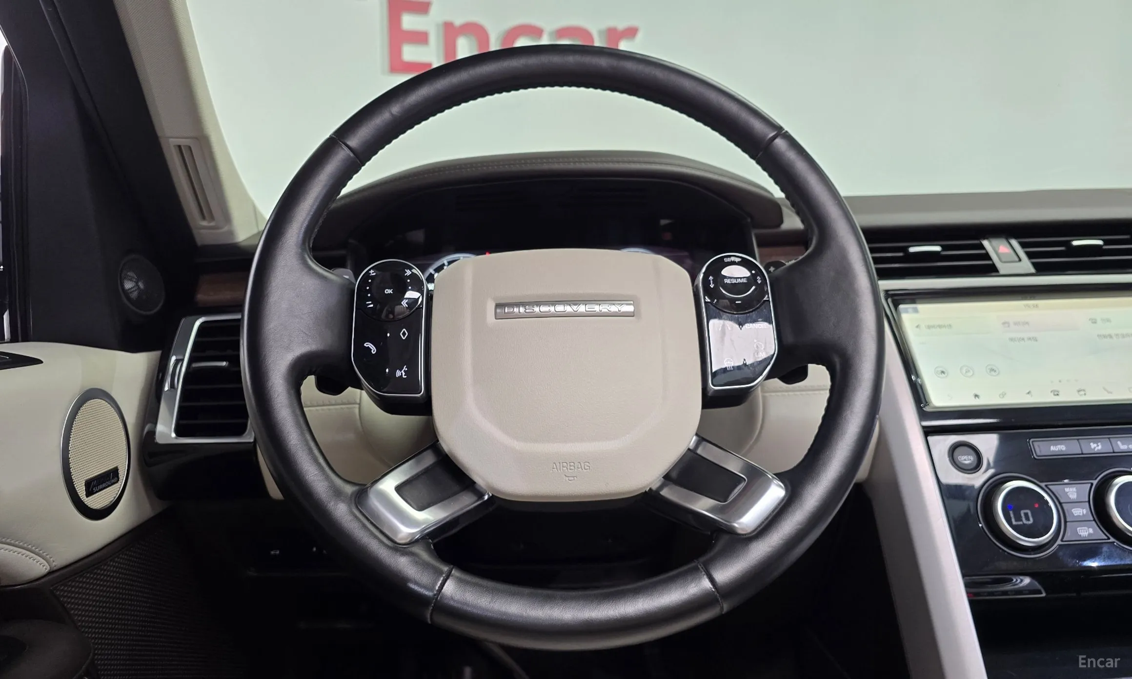 Land Rover Discovery 5 превью 14