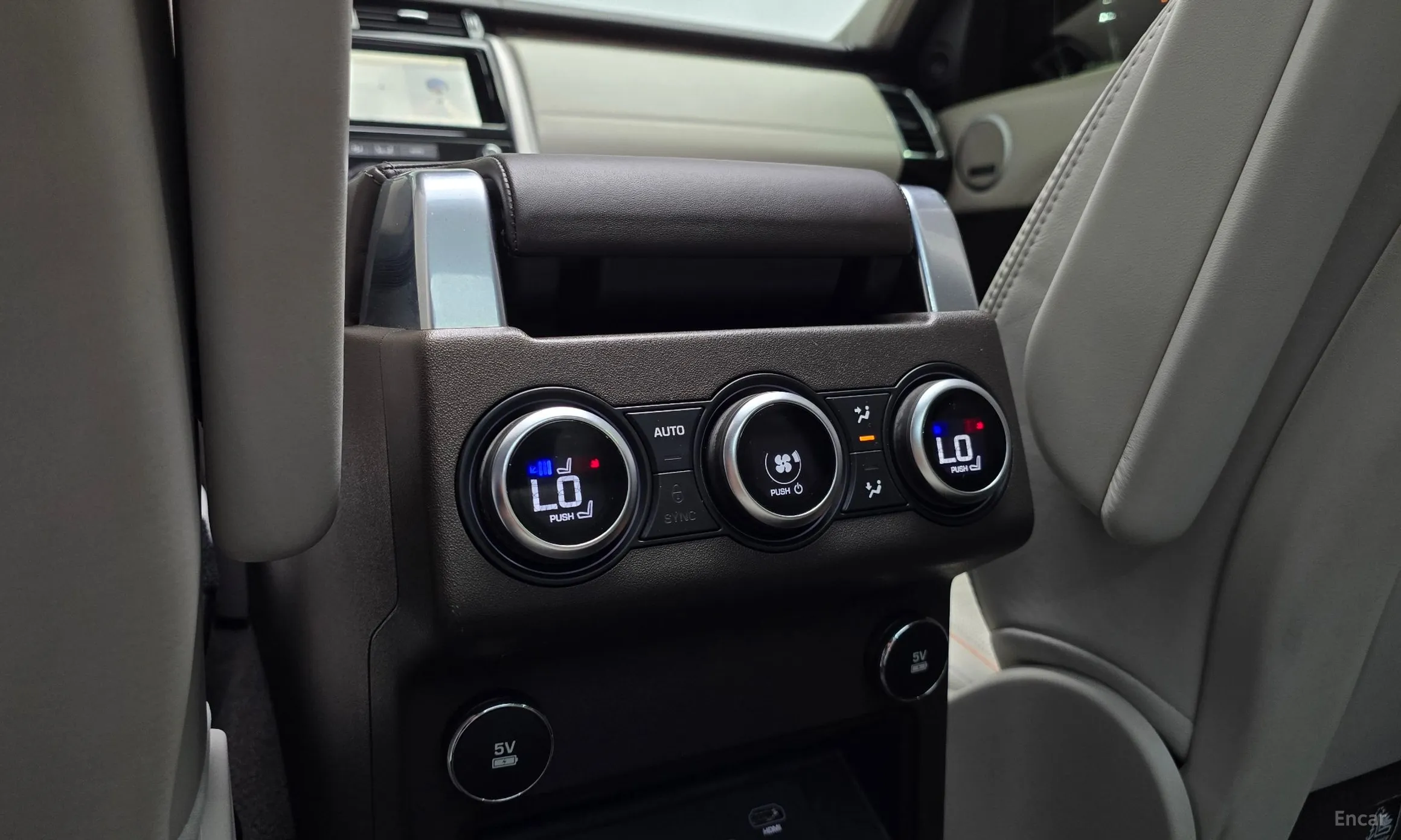Land Rover Discovery 5 превью 15