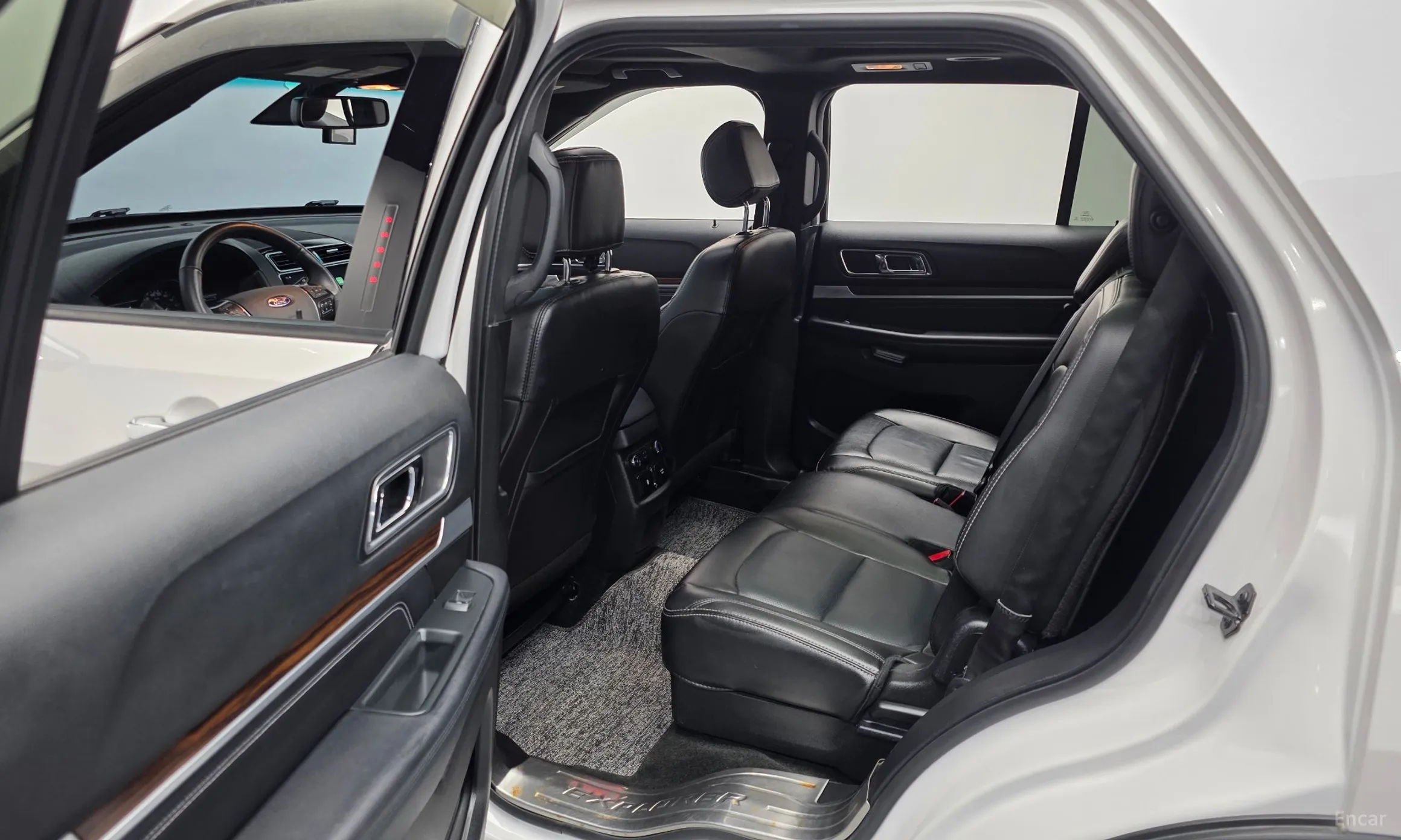 Ford Explorer превью 11
