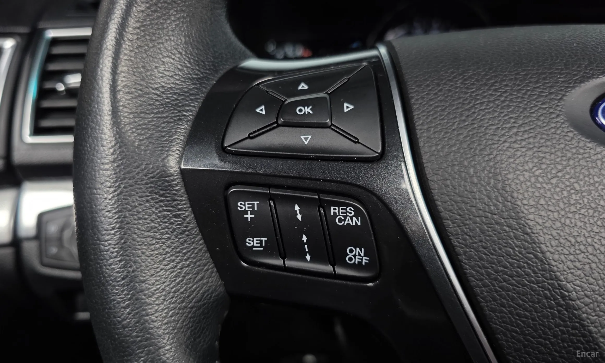Ford Explorer превью 15