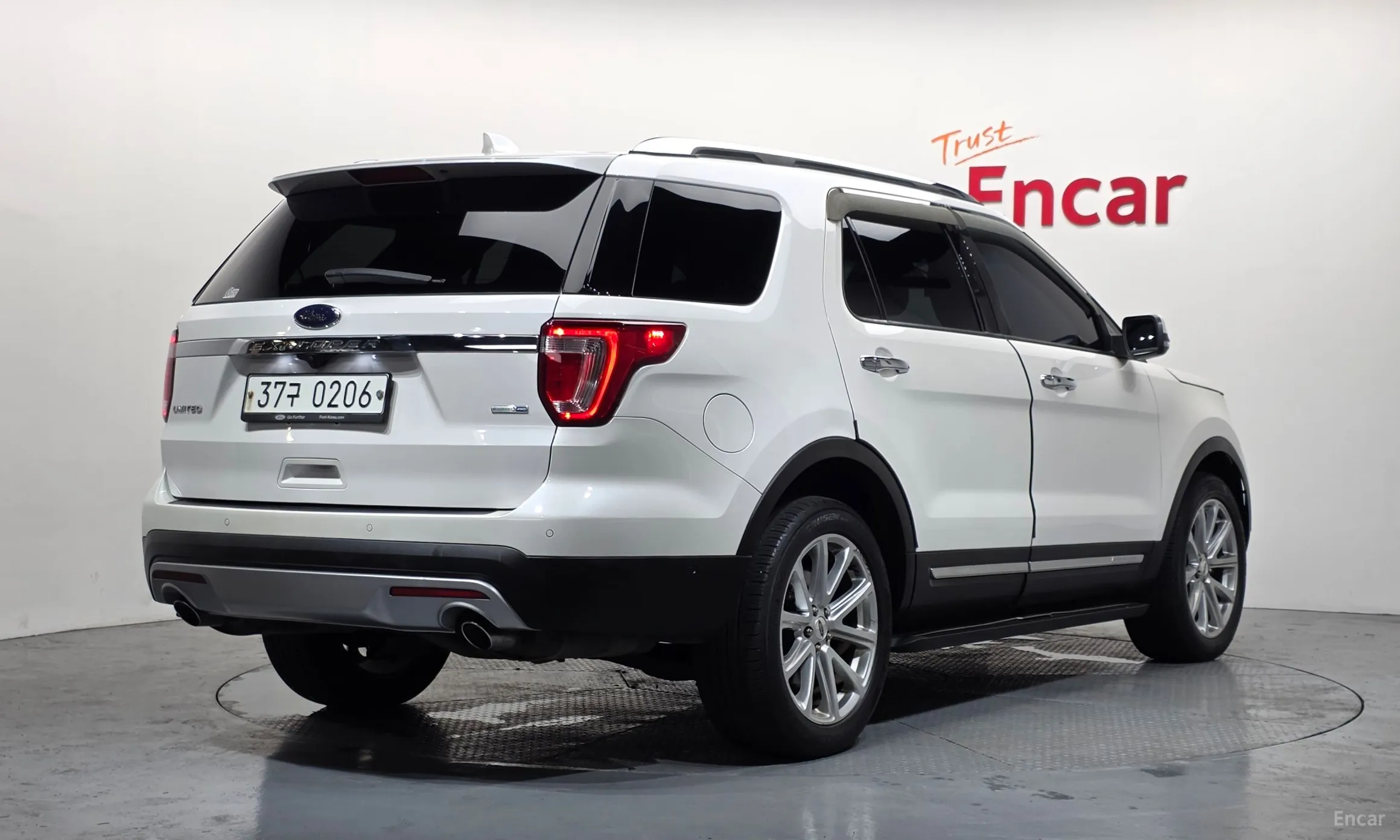 Ford Explorer превью 2