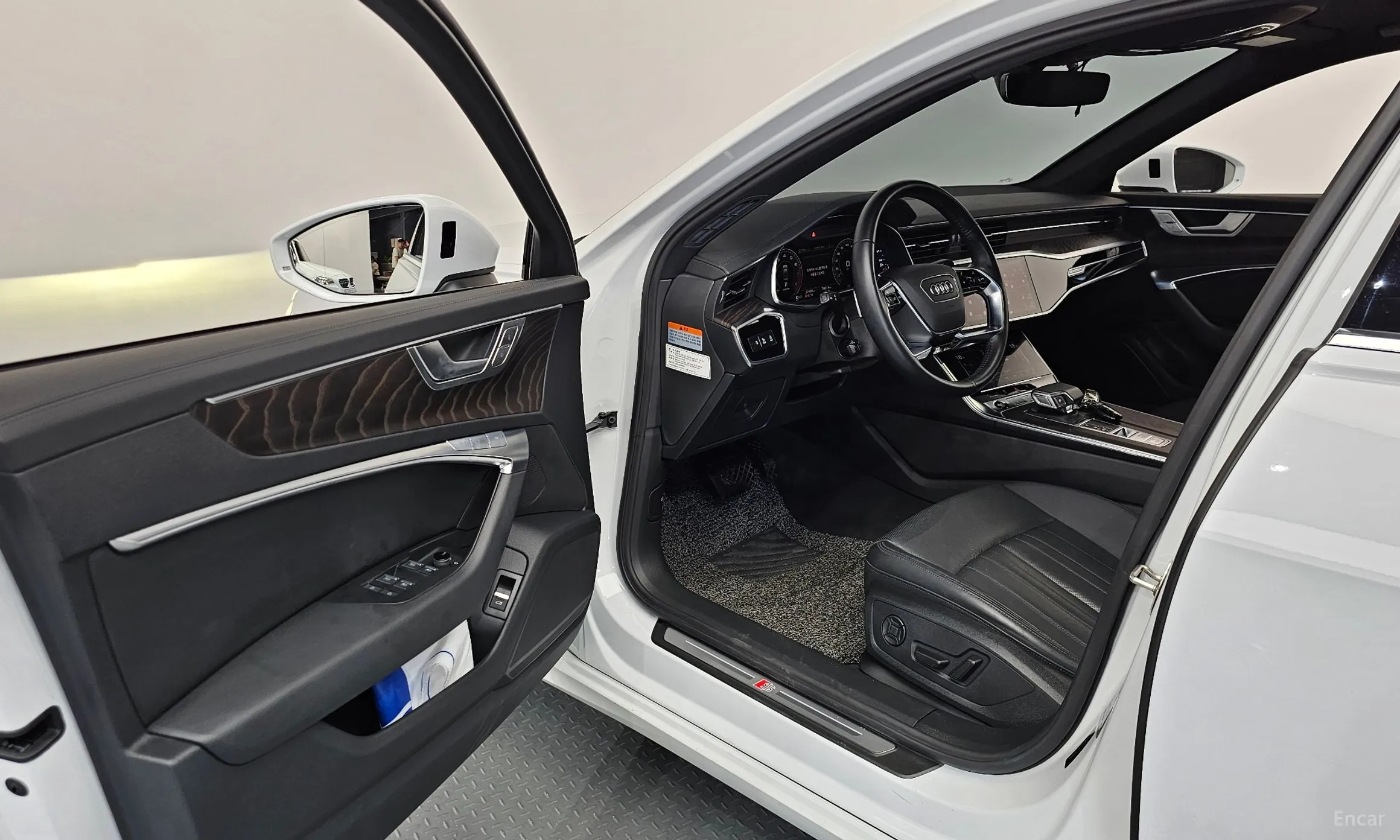 Audi A6 (C8) превью 10
