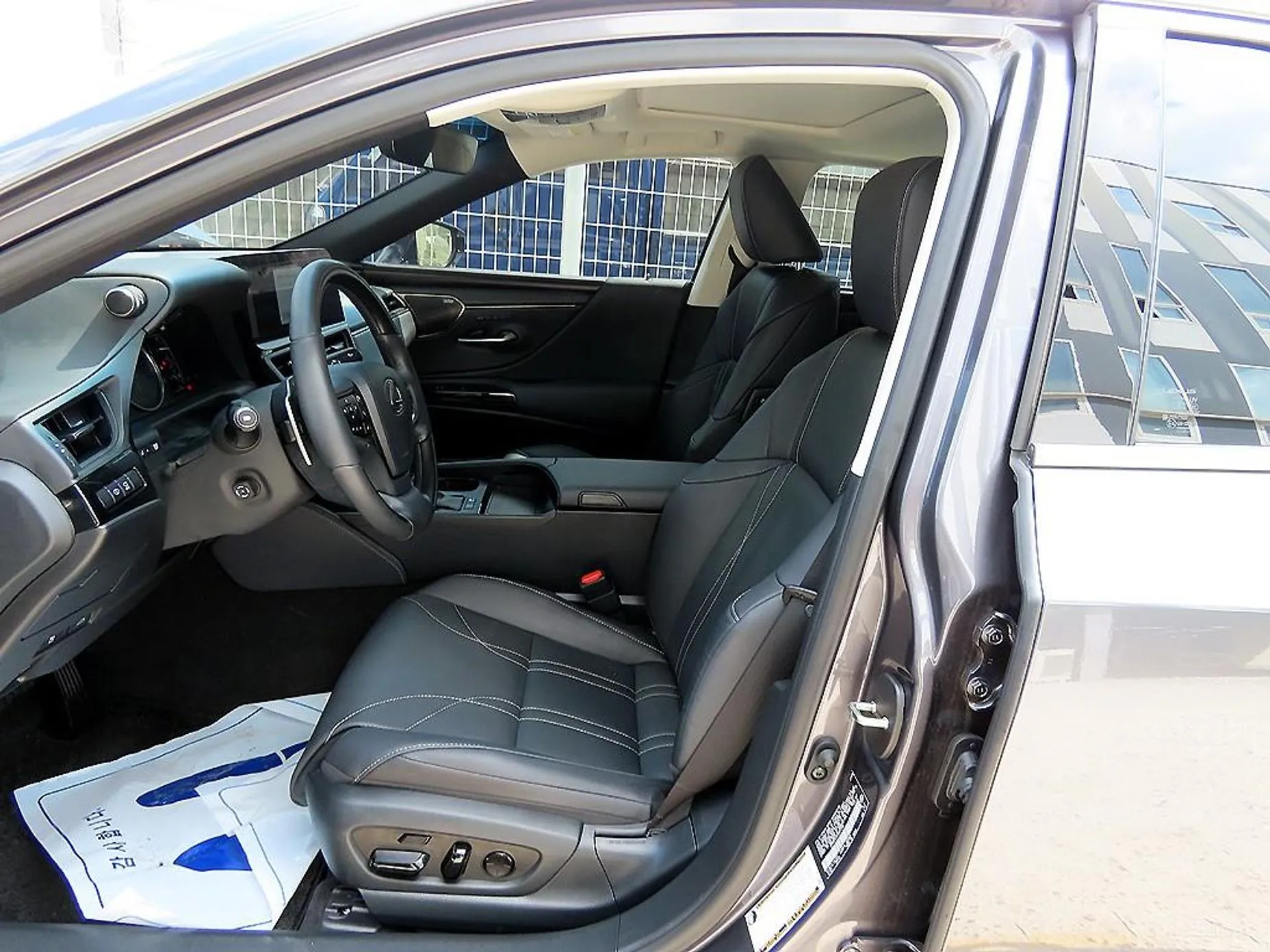 Lexus ES300h 7th Generation превью 5