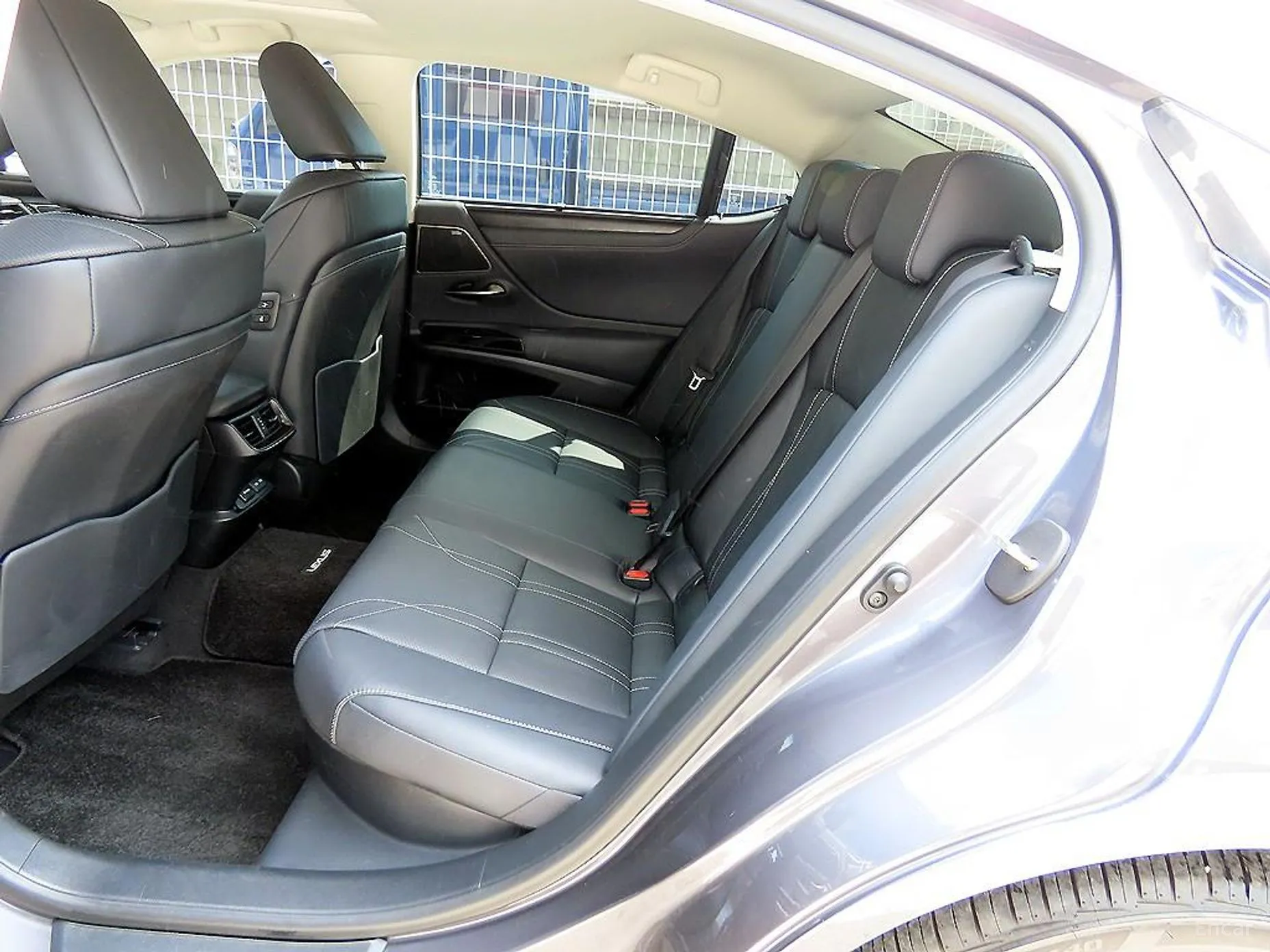 Lexus ES300h 7th Generation превью 6
