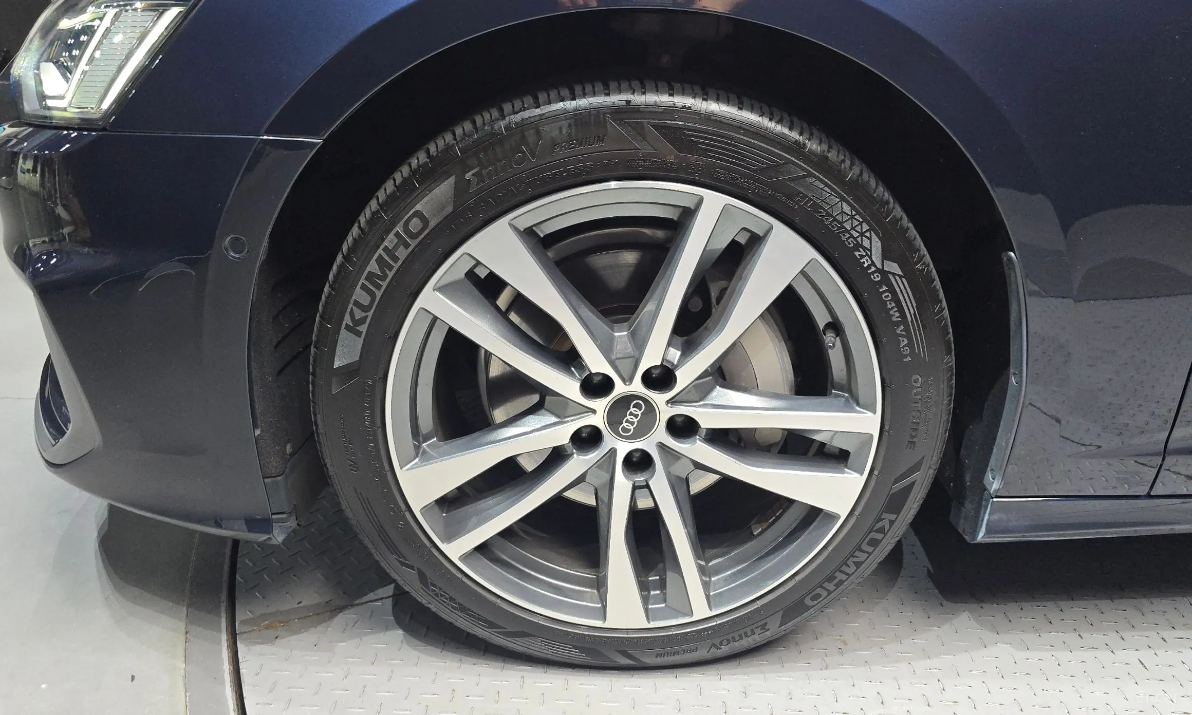 Audi A6 (C8) превью 5