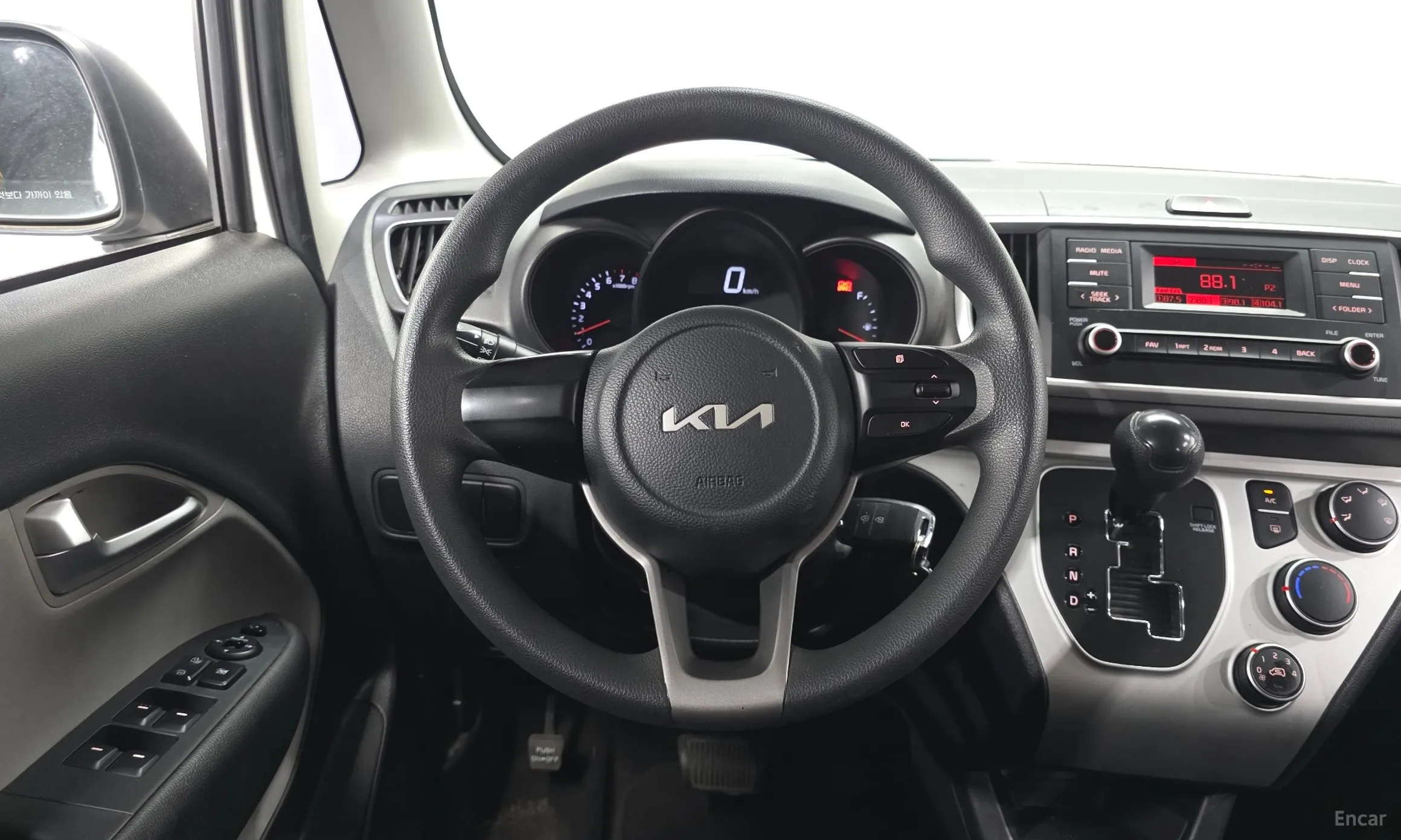 Kia Ray превью 12