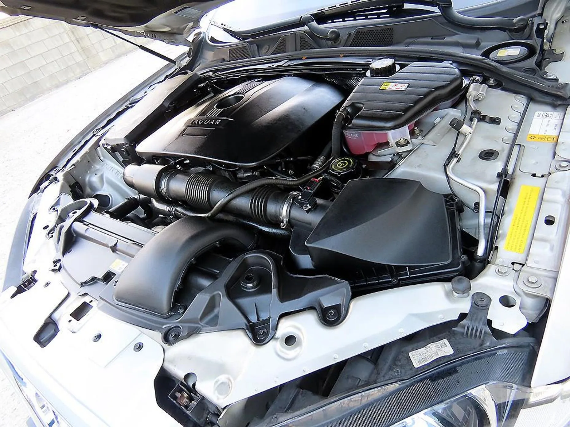 Jaguar New XF превью 19