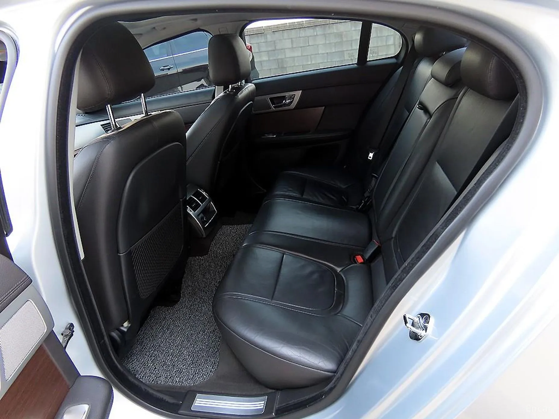Jaguar New XF превью 6