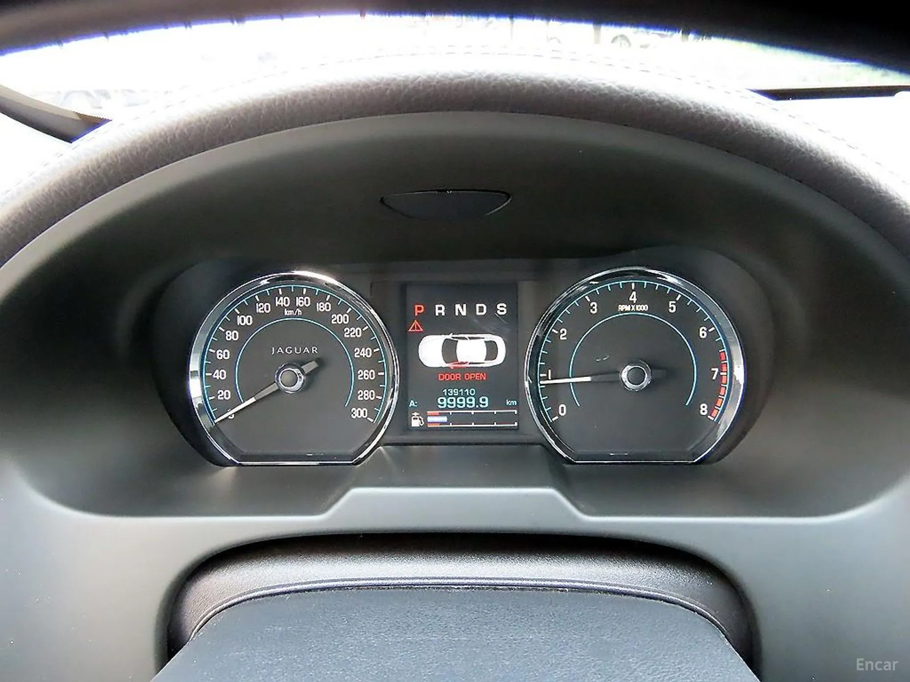Jaguar New XF превью 9