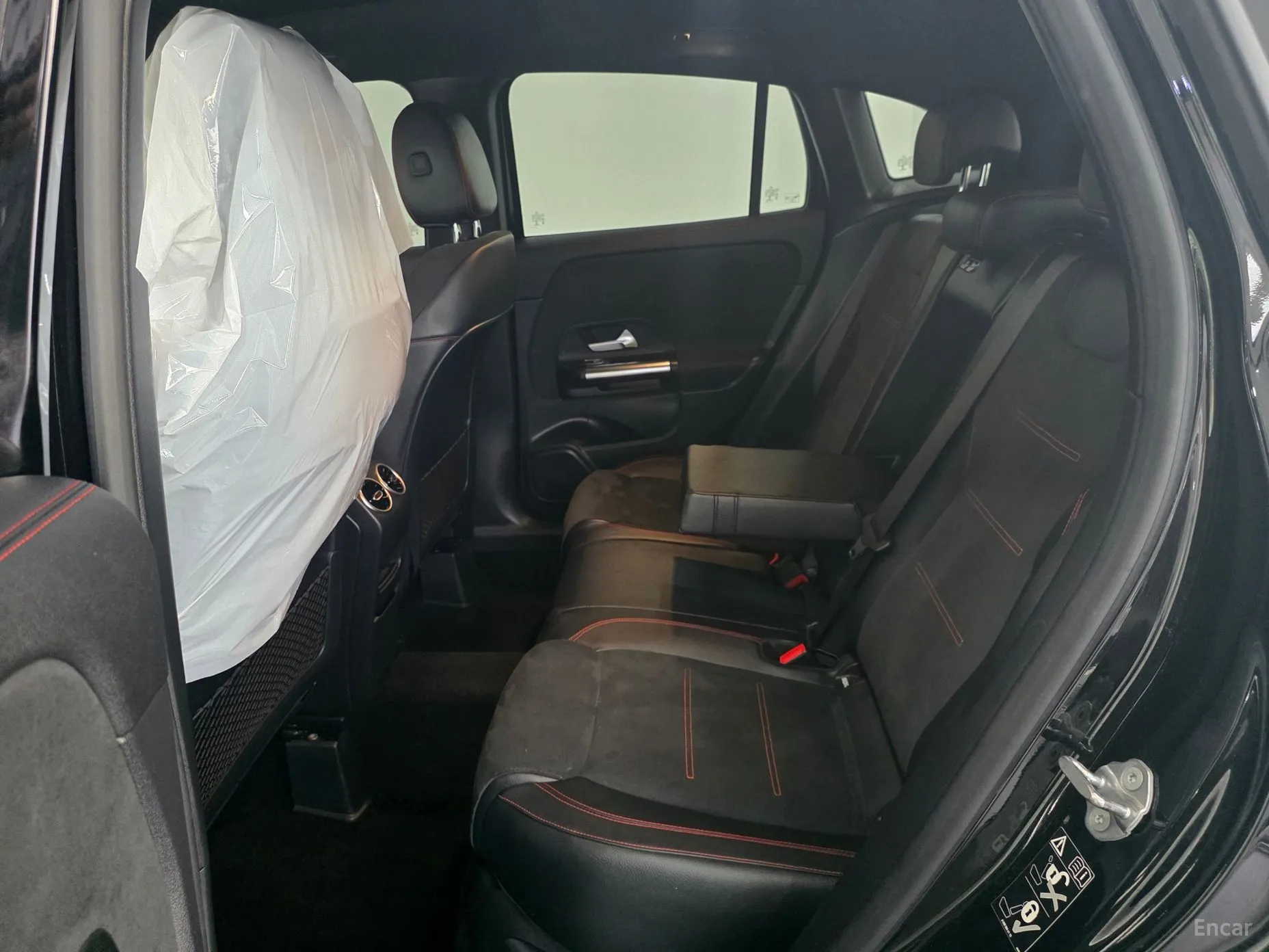 Mercedes Benz GLA-Class H247 превью 10