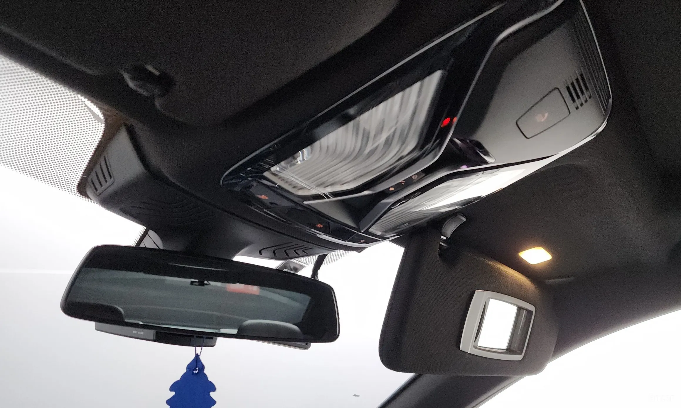 BMW 7 Series (G11) превью 20