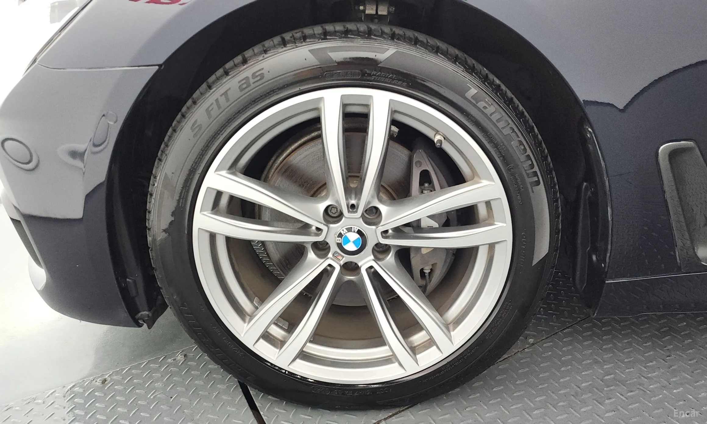 BMW 7 Series (G11) превью 5