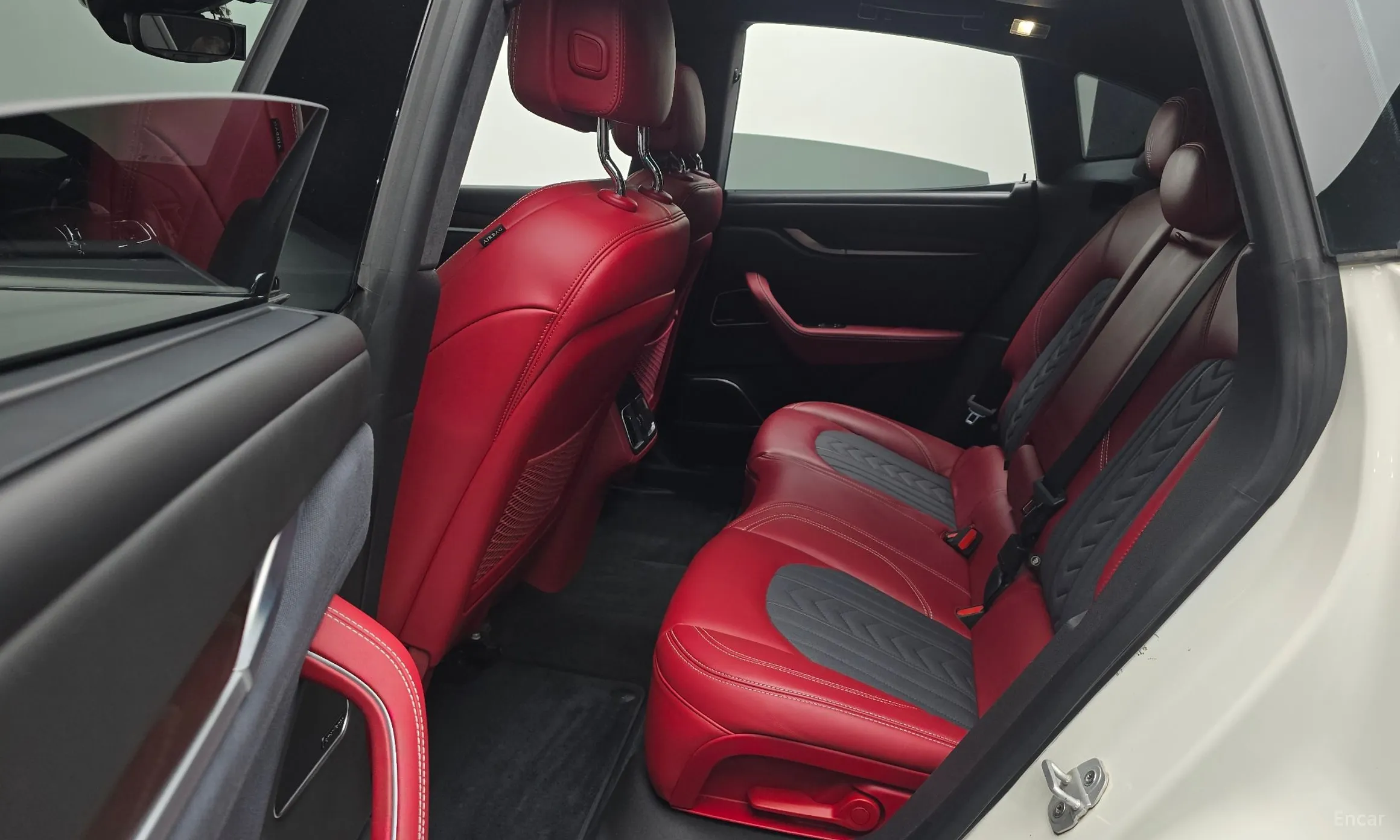 Maserati Levante превью 12