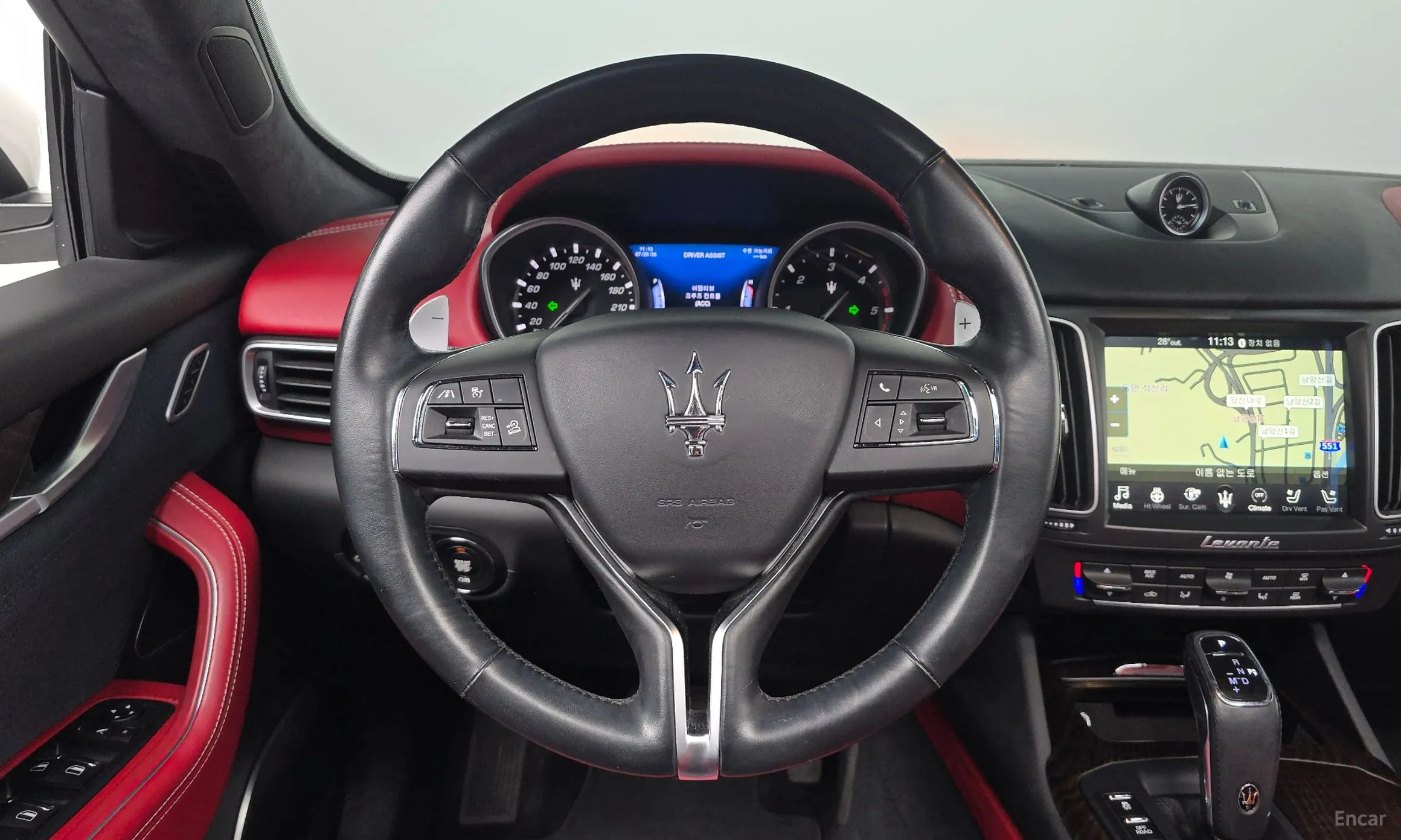 Maserati Levante превью 13
