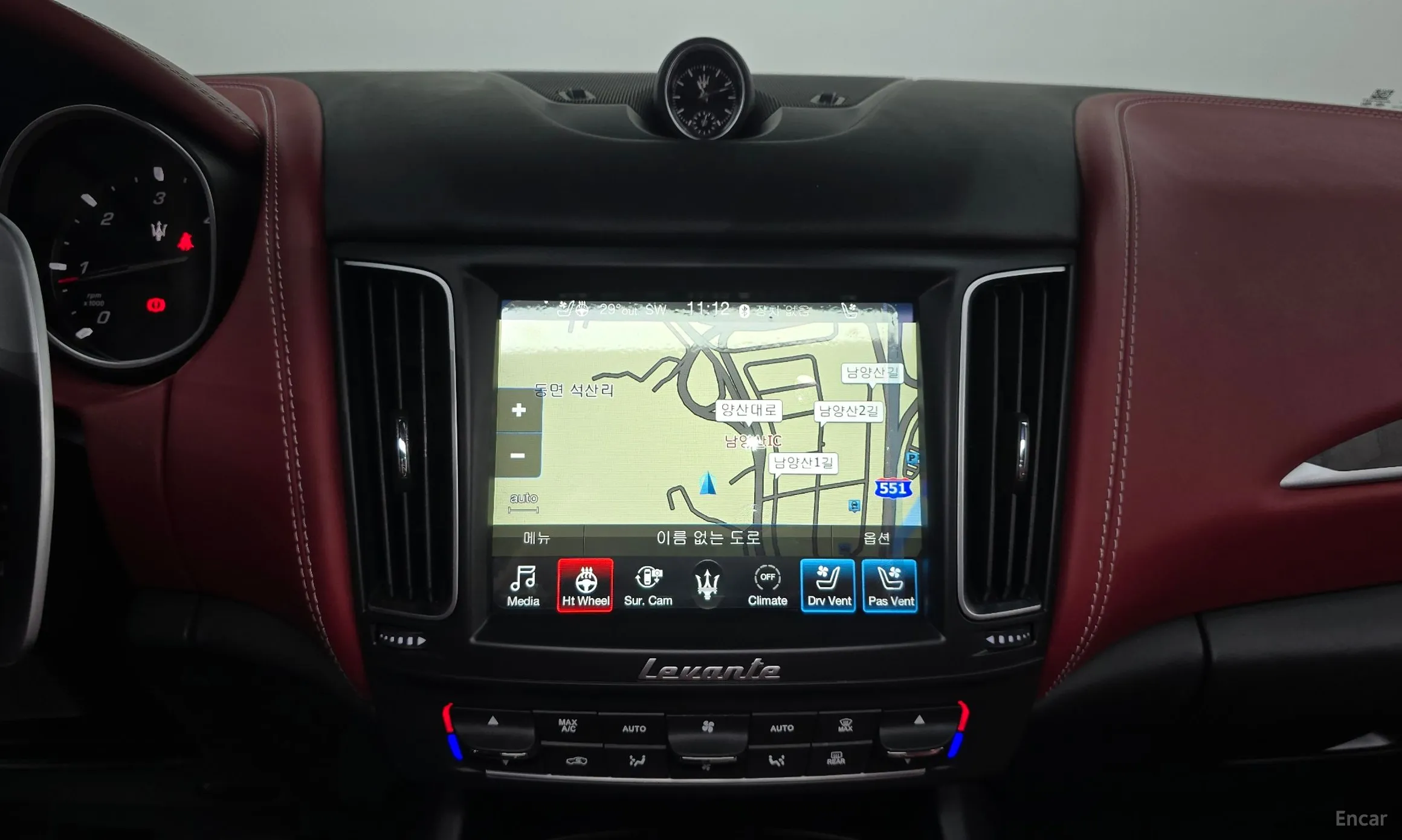 Maserati Levante превью 17