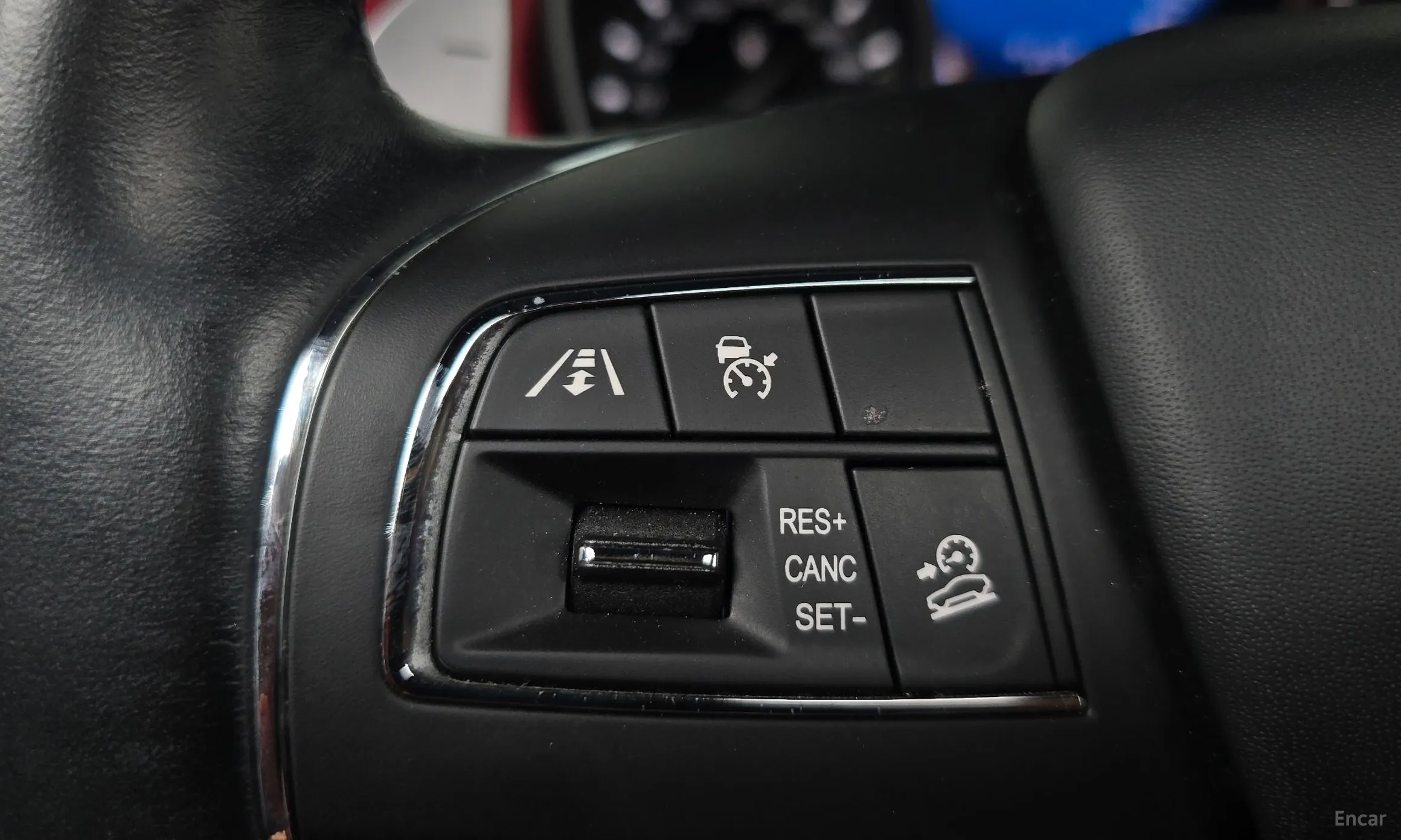 Maserati Levante превью 18