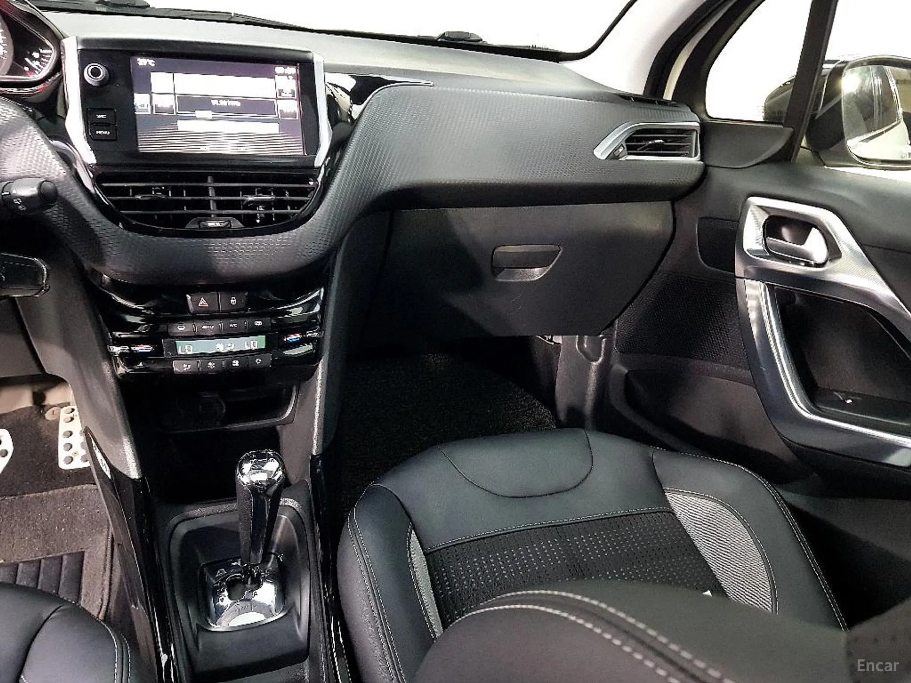 Peugeot 2008. превью 10