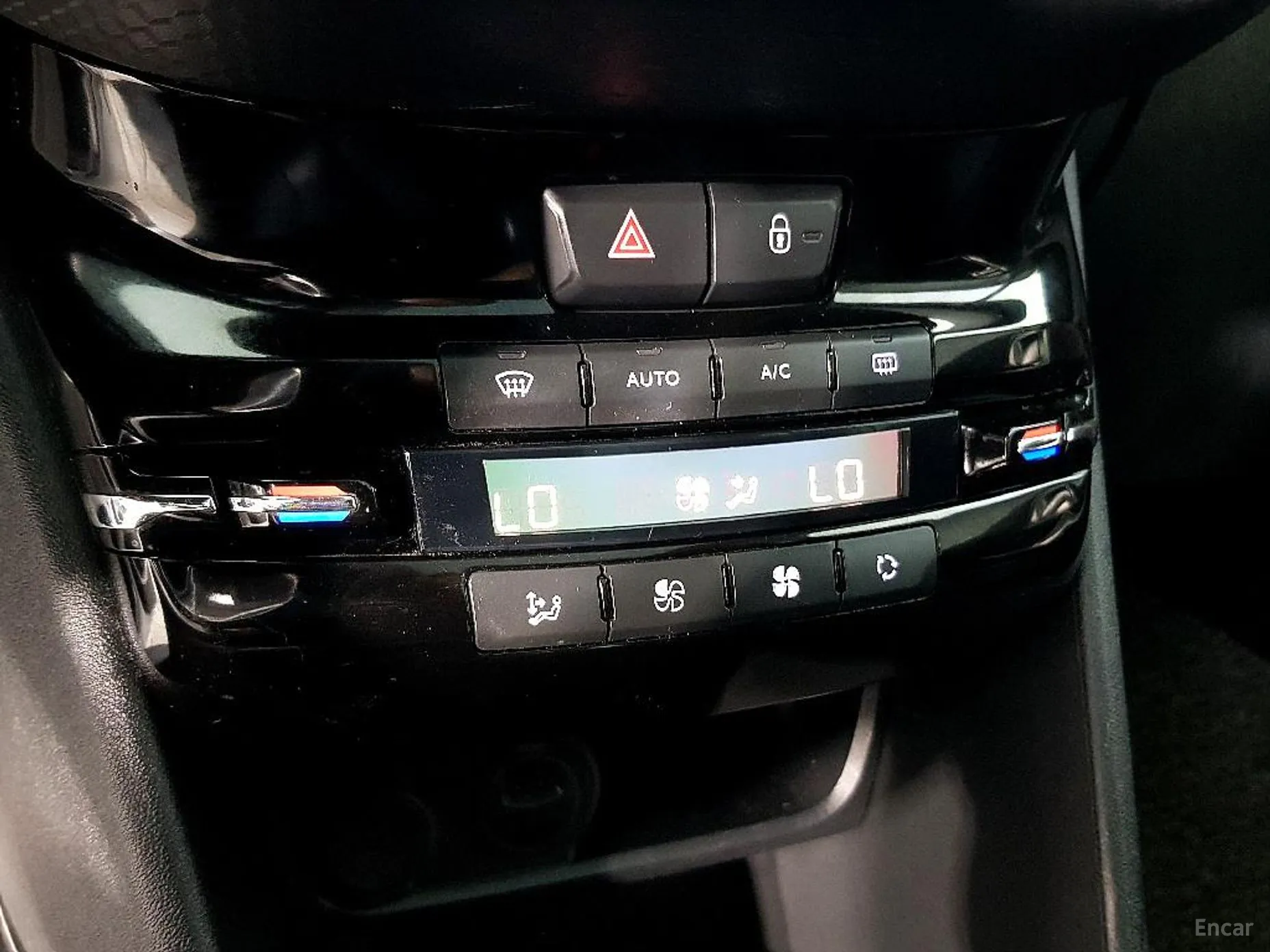 Peugeot 2008. превью 11
