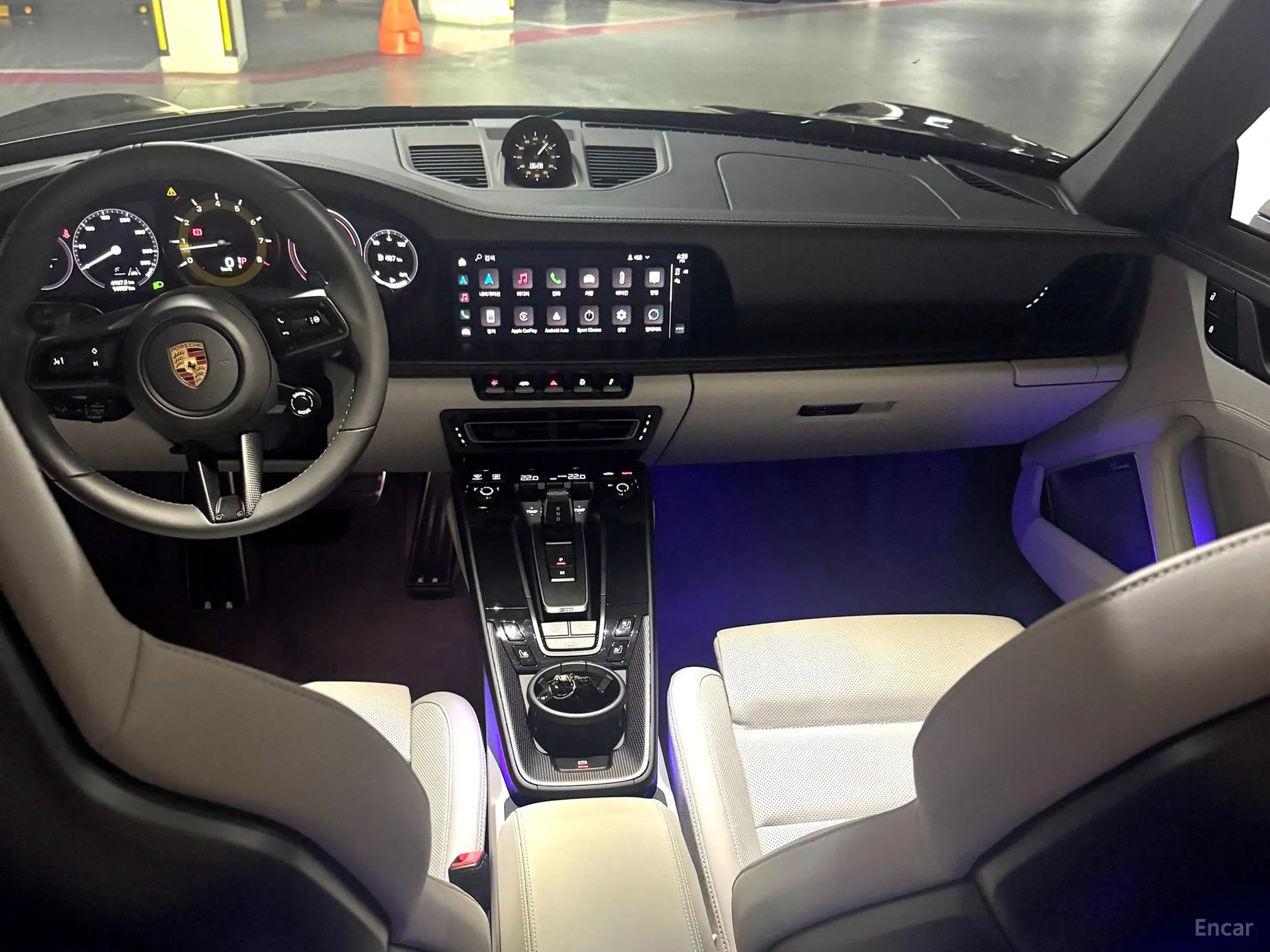 Porsche 911 (992) превью 13