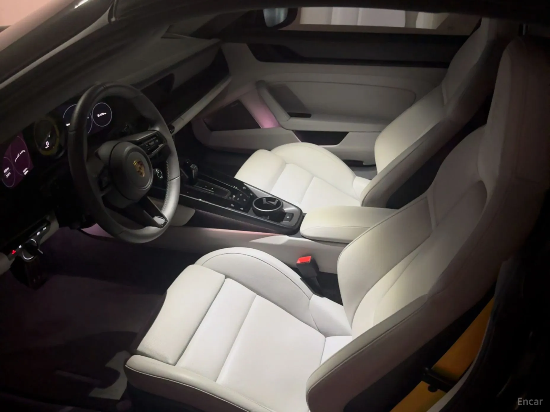 Porsche 911 (992) превью 9