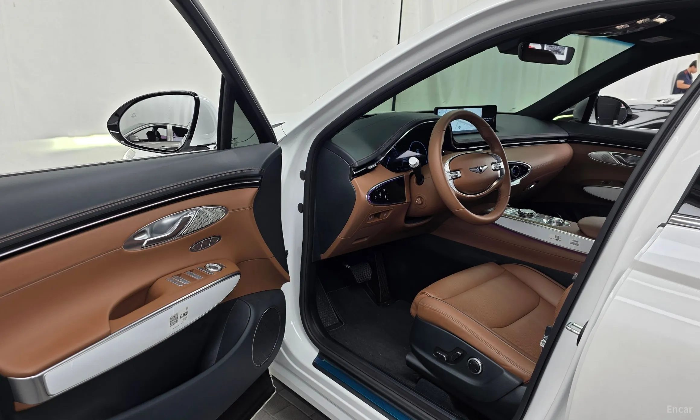Genesis GV70 превью 10