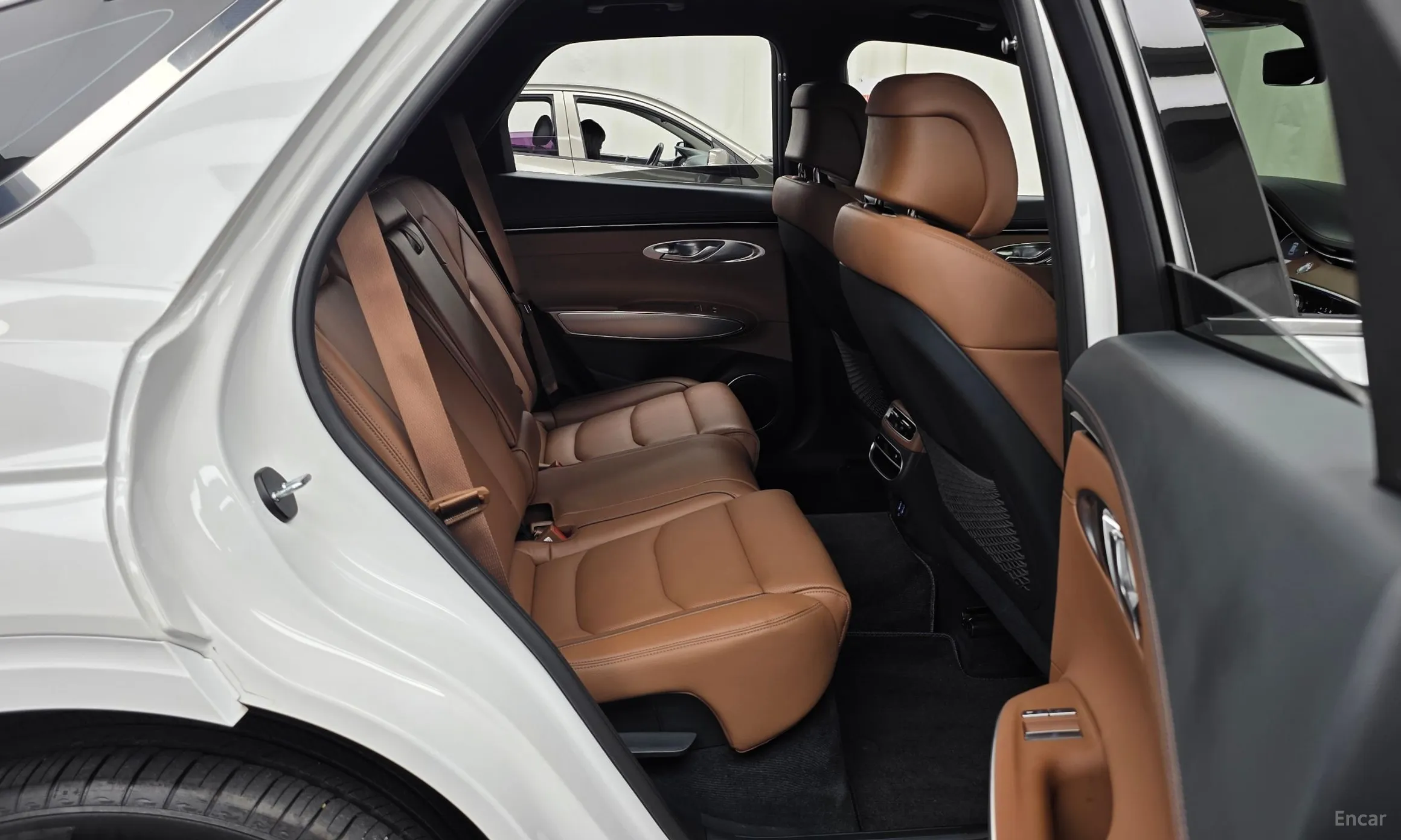 Genesis GV70 превью 12