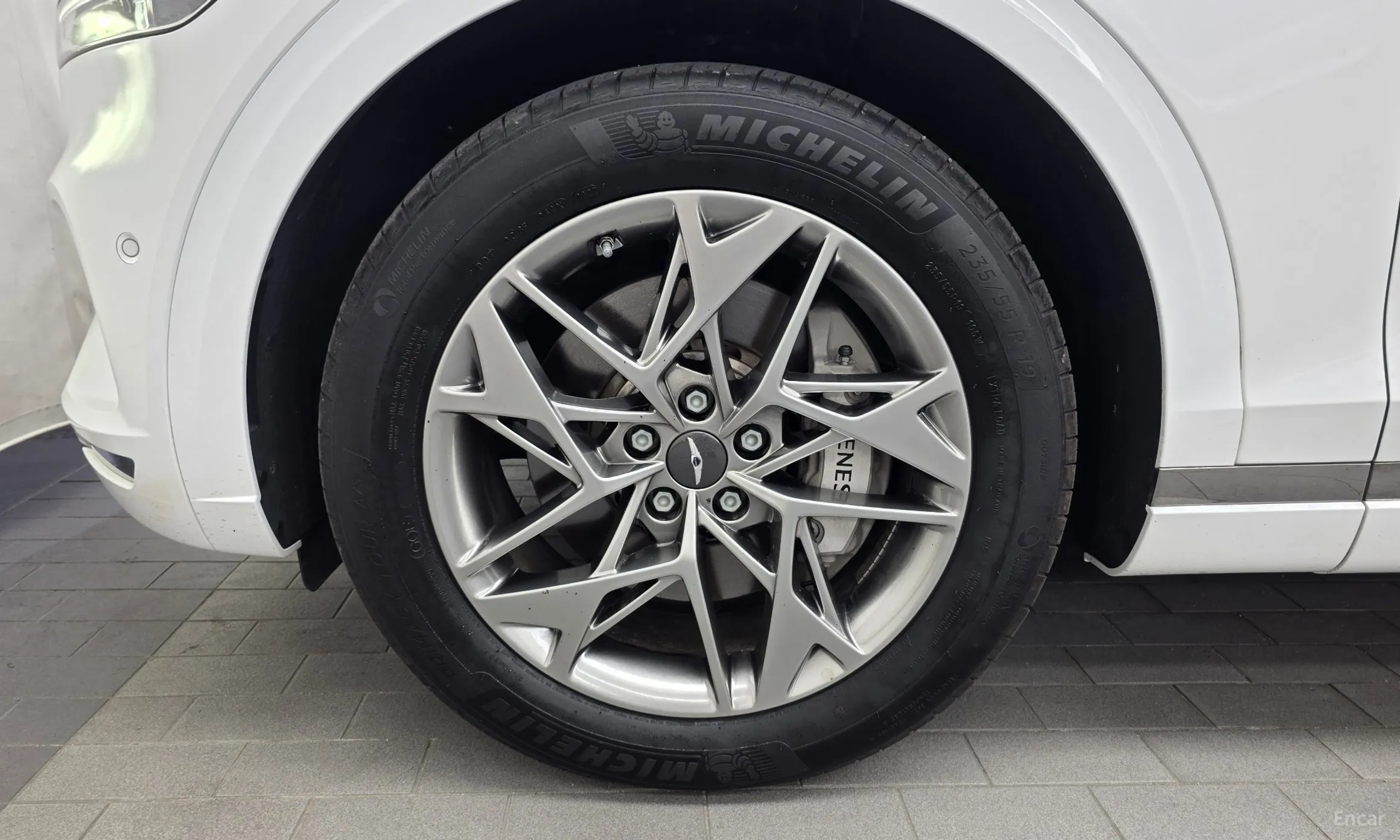 Genesis GV70 превью 5
