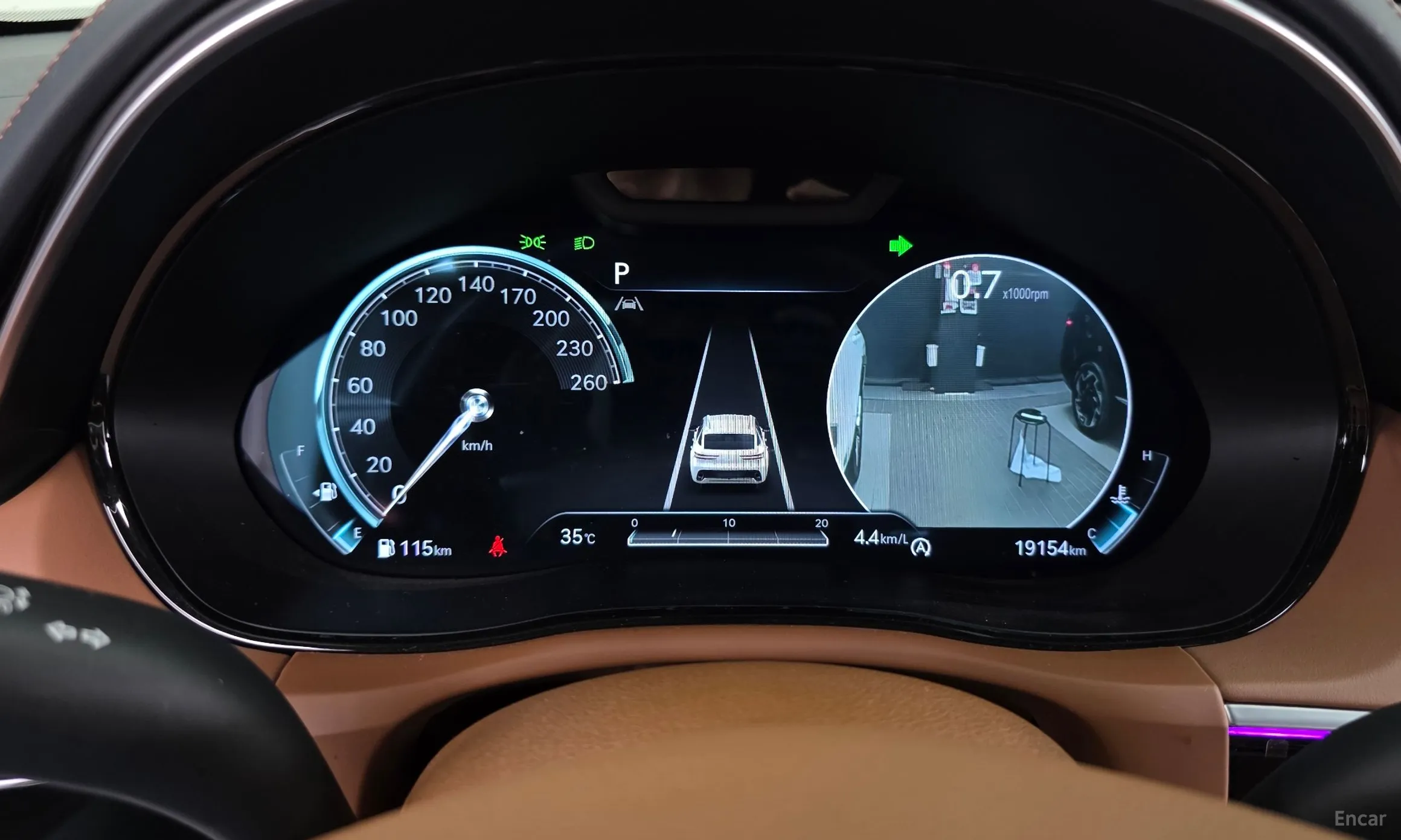 Genesis GV70 превью 8