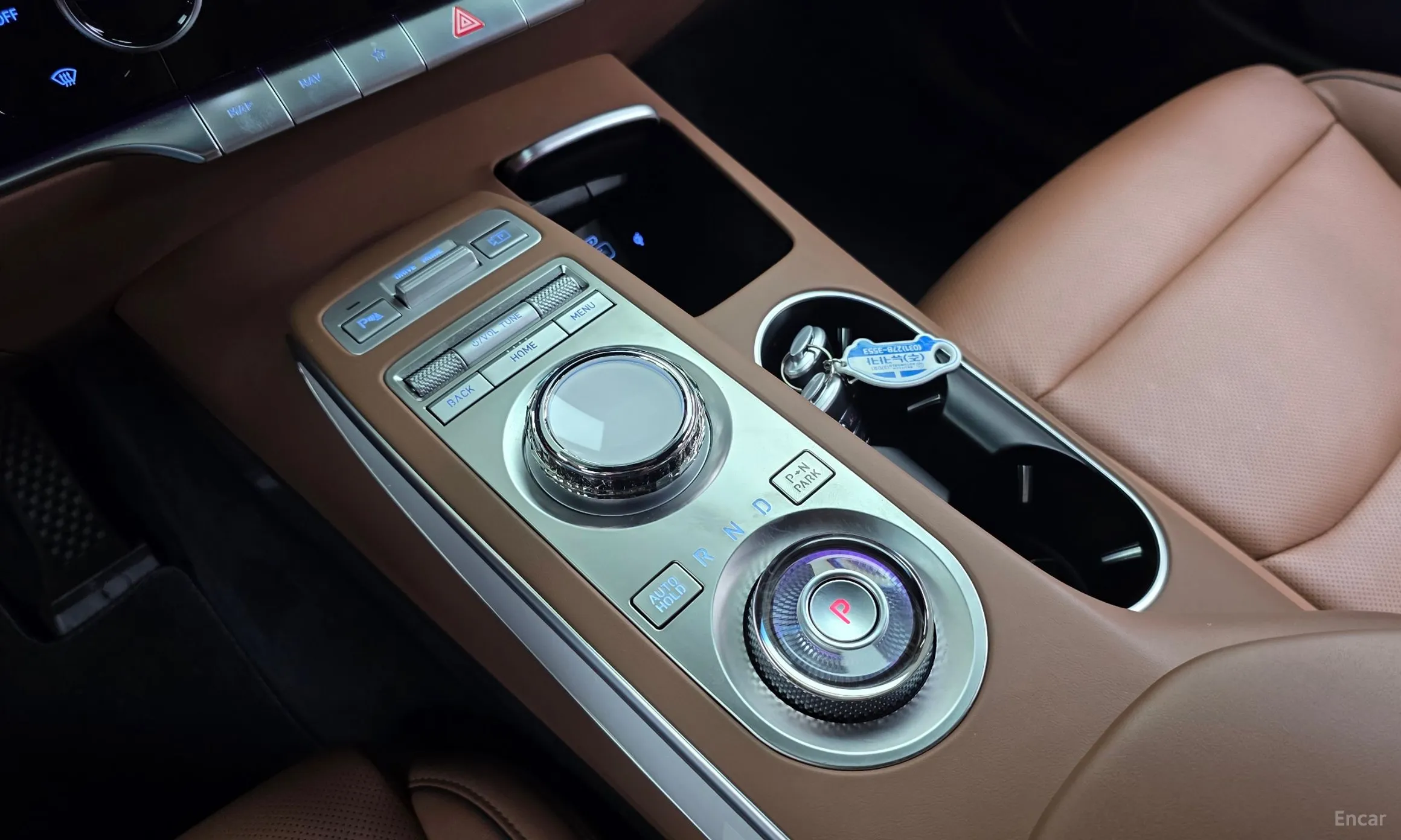 Genesis GV70 превью 9