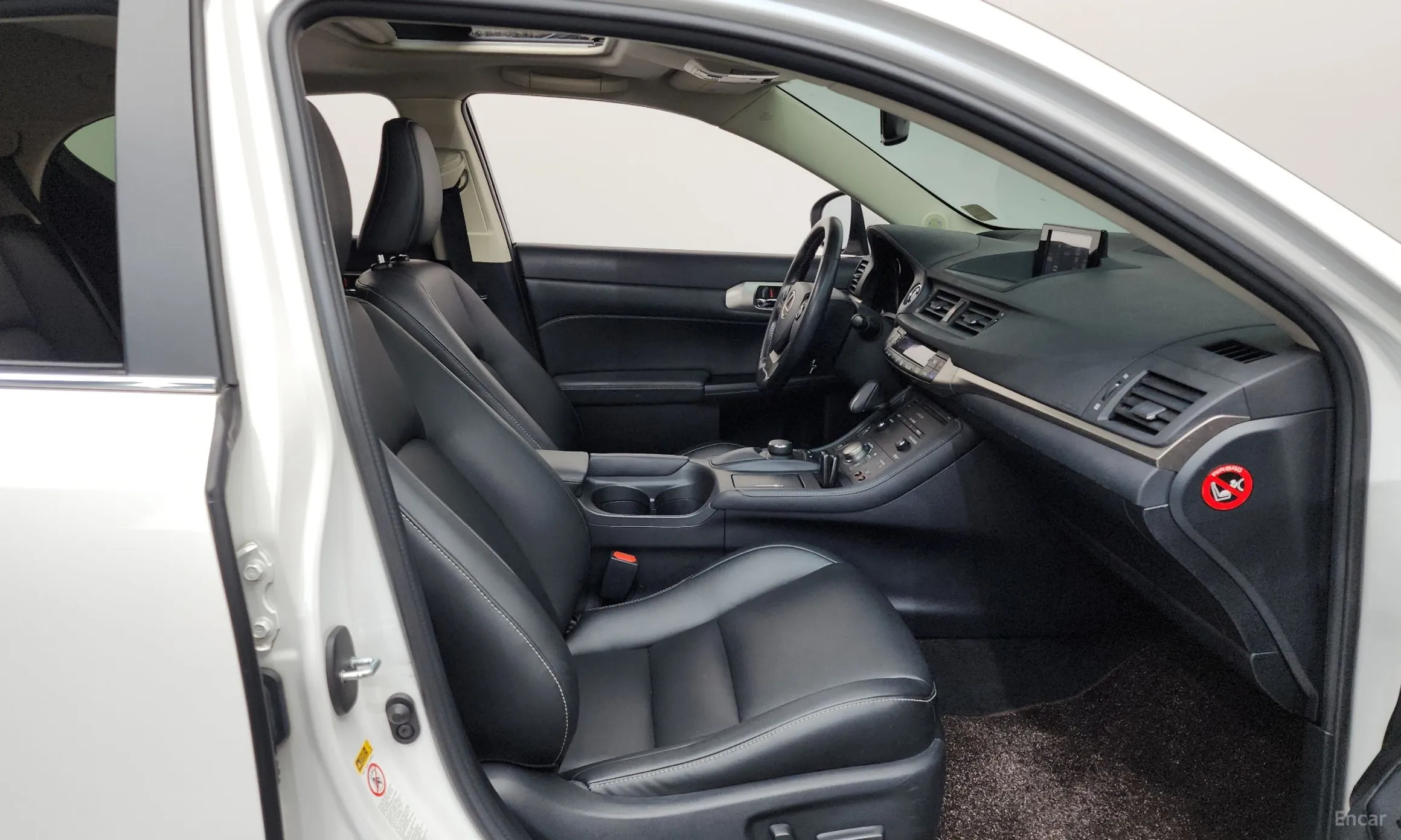 Lexus CT200h превью 11