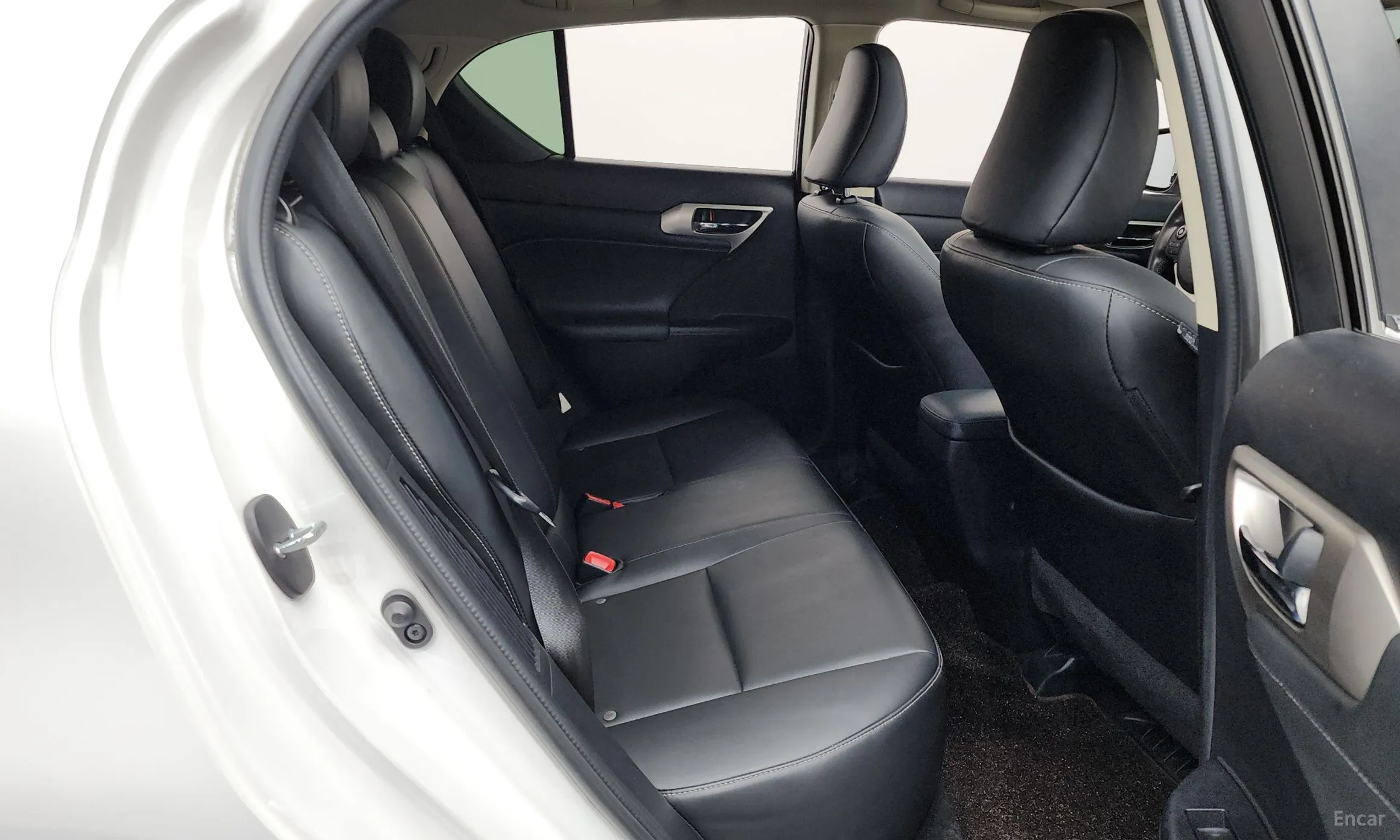 Lexus CT200h превью 12