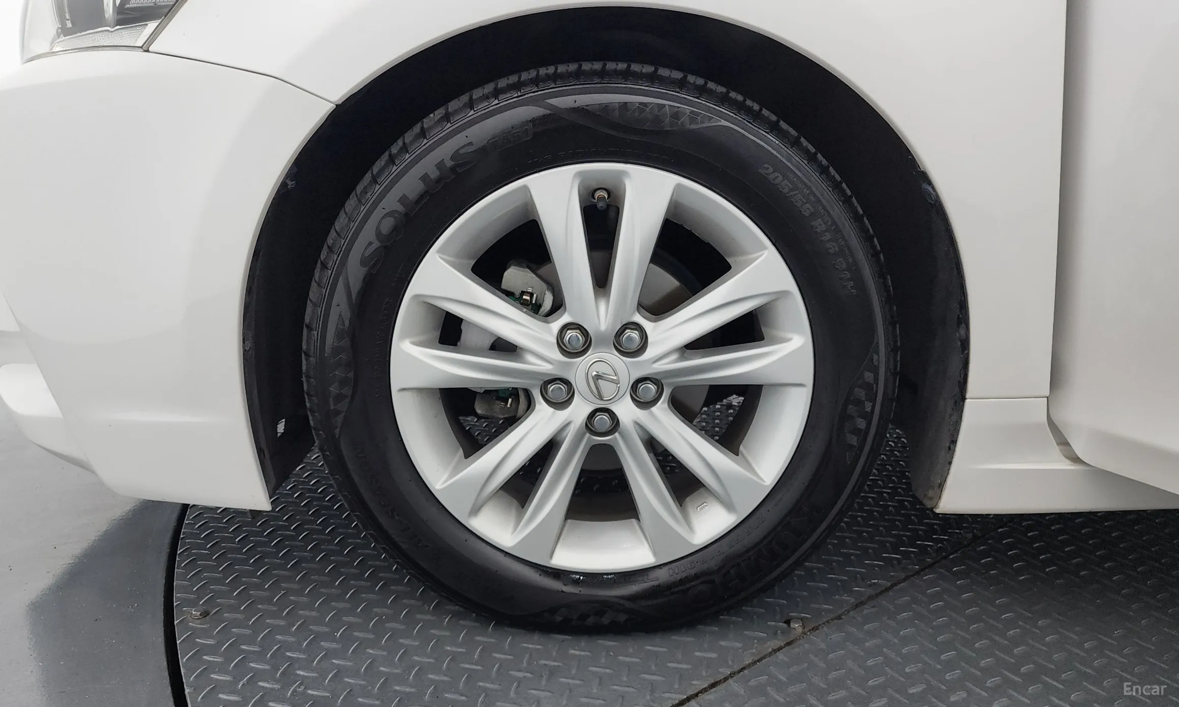 Lexus CT200h превью 5