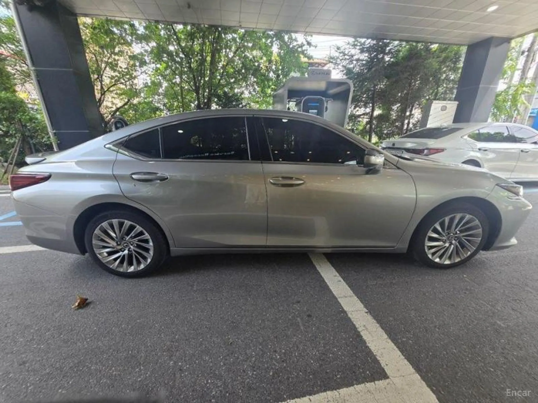 Lexus ES300h 7th Generation превью 3