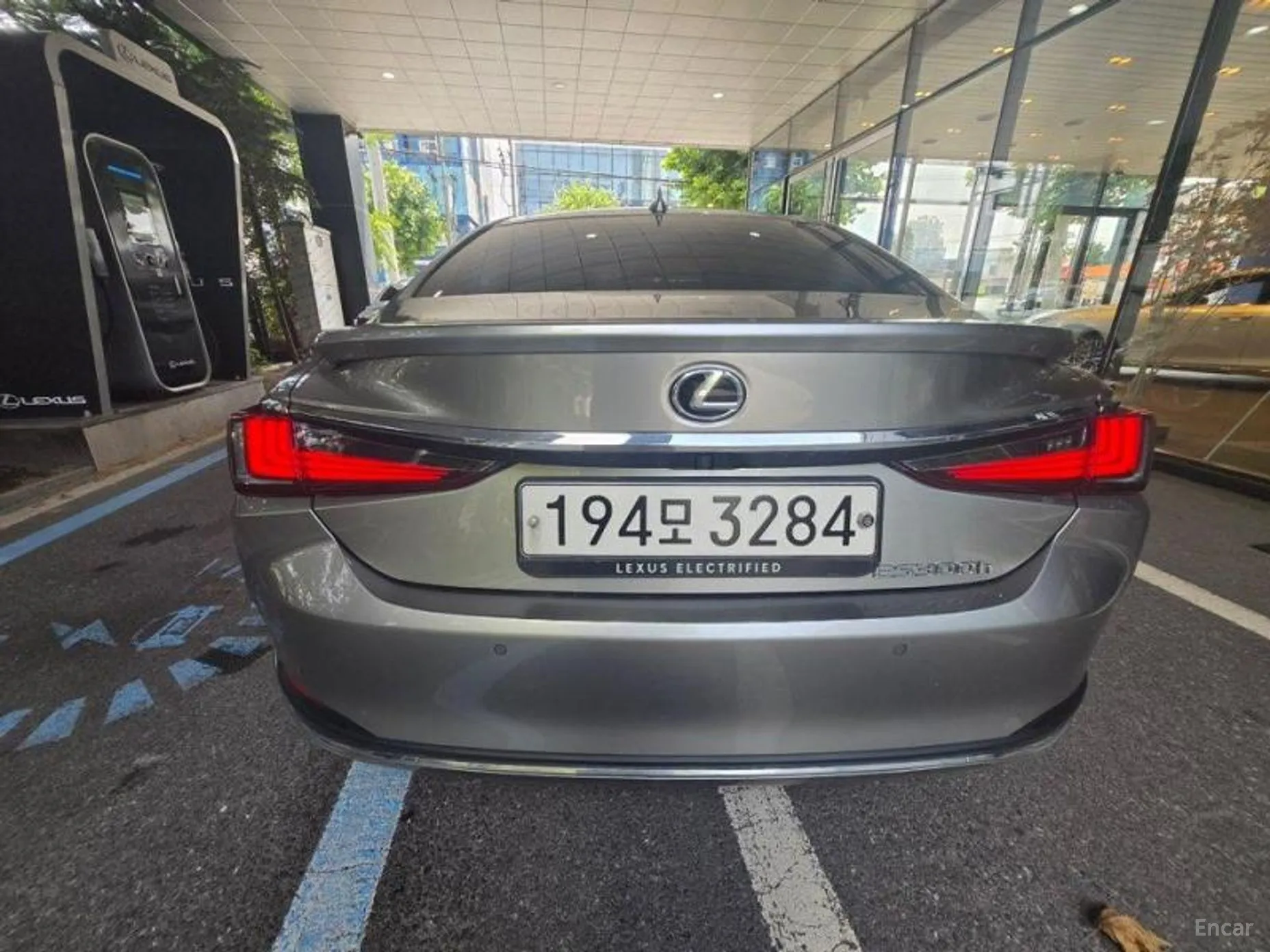 Lexus ES300h 7th Generation превью 5