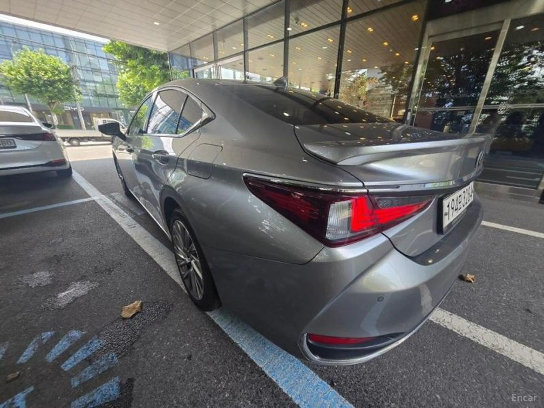 Lexus ES300h 7th Generation превью 6