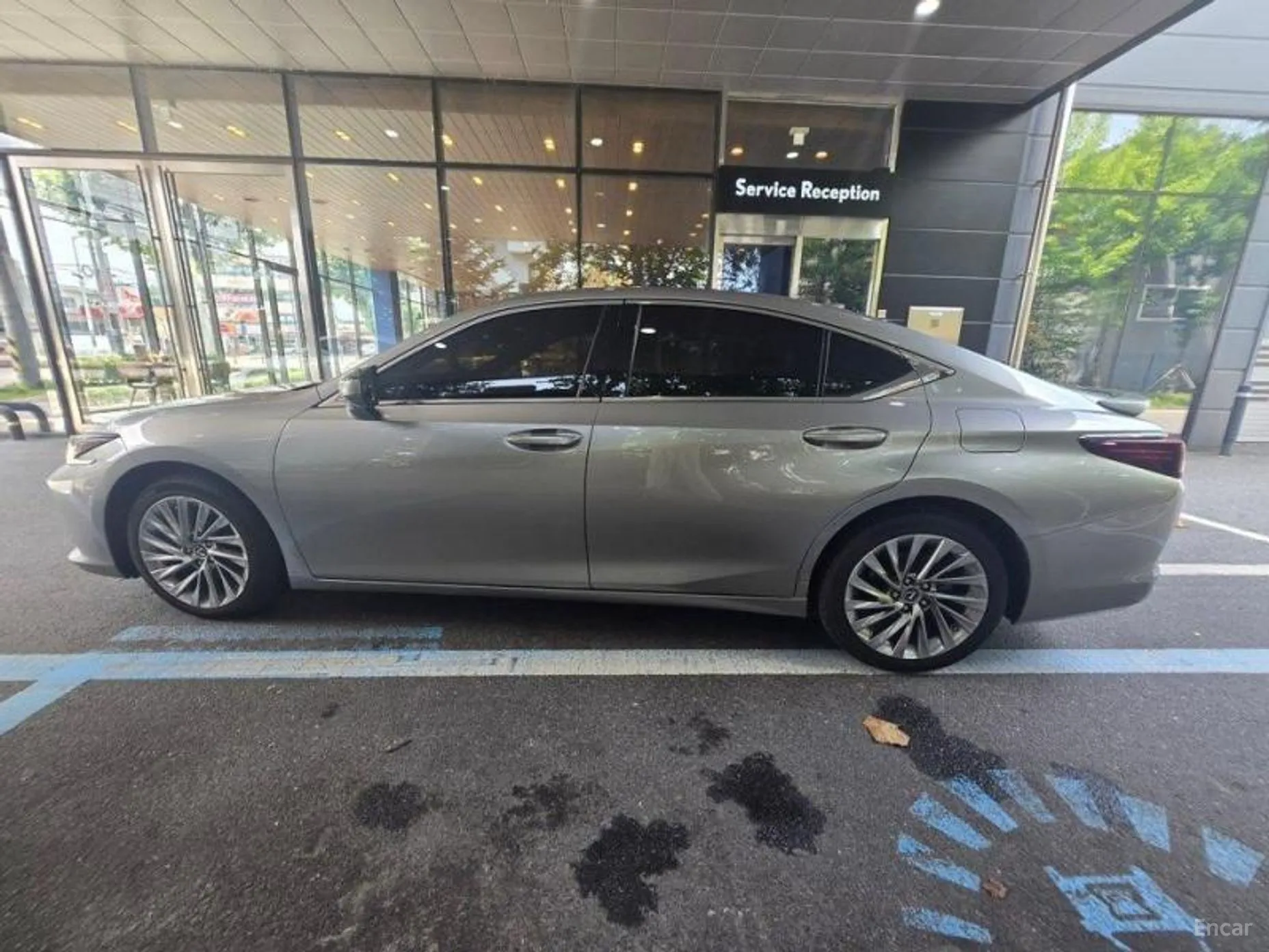 Lexus ES300h 7th Generation превью 7