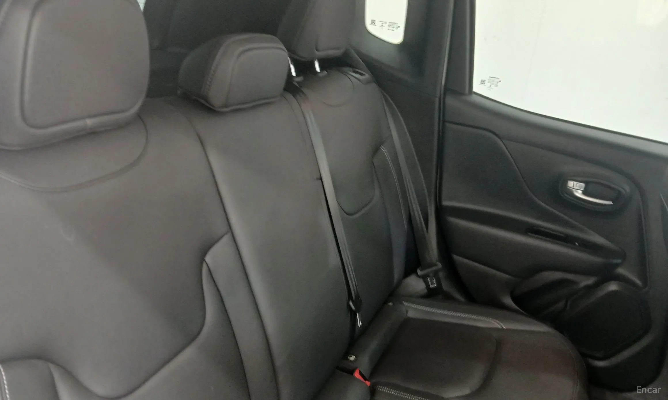 Jeep Renegade превью 14