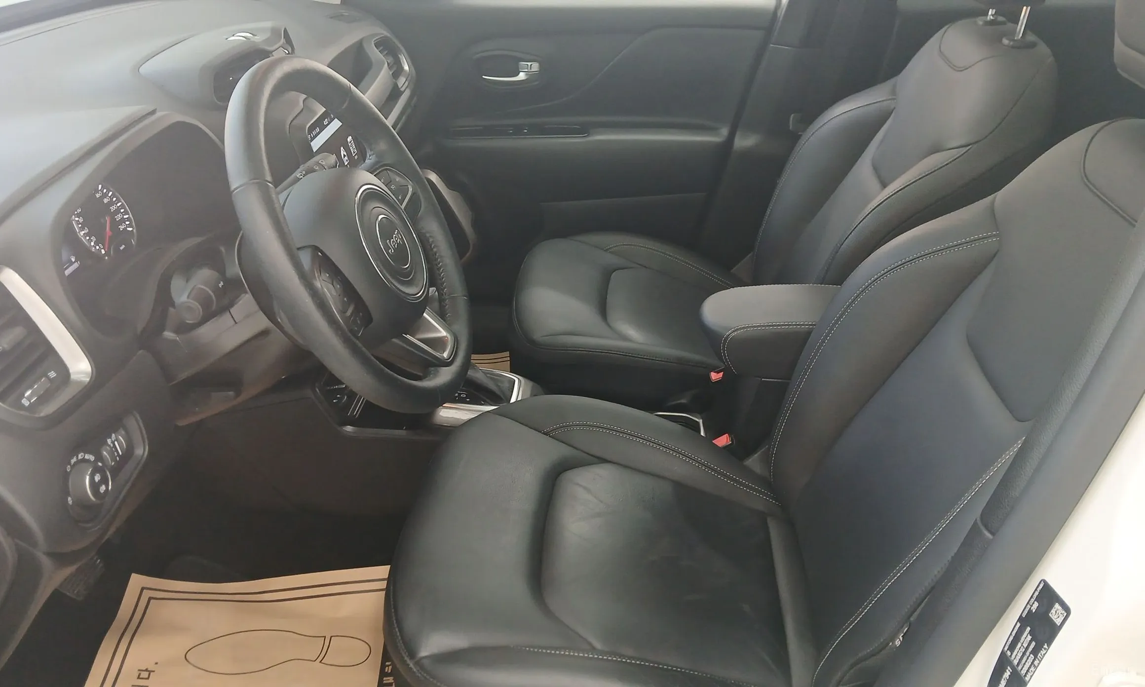 Jeep Renegade превью 7