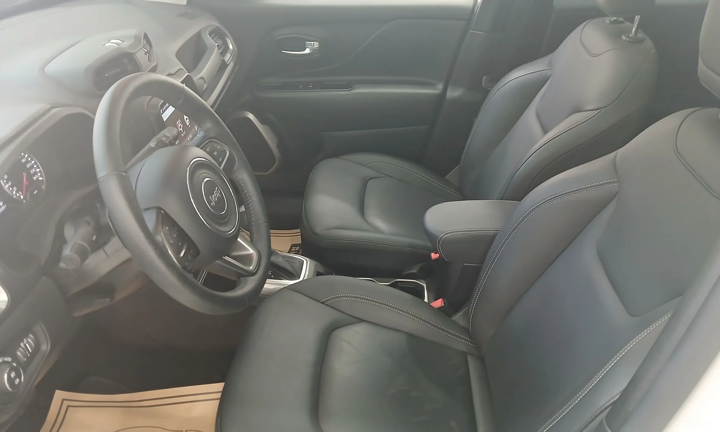Jeep Renegade превью 8