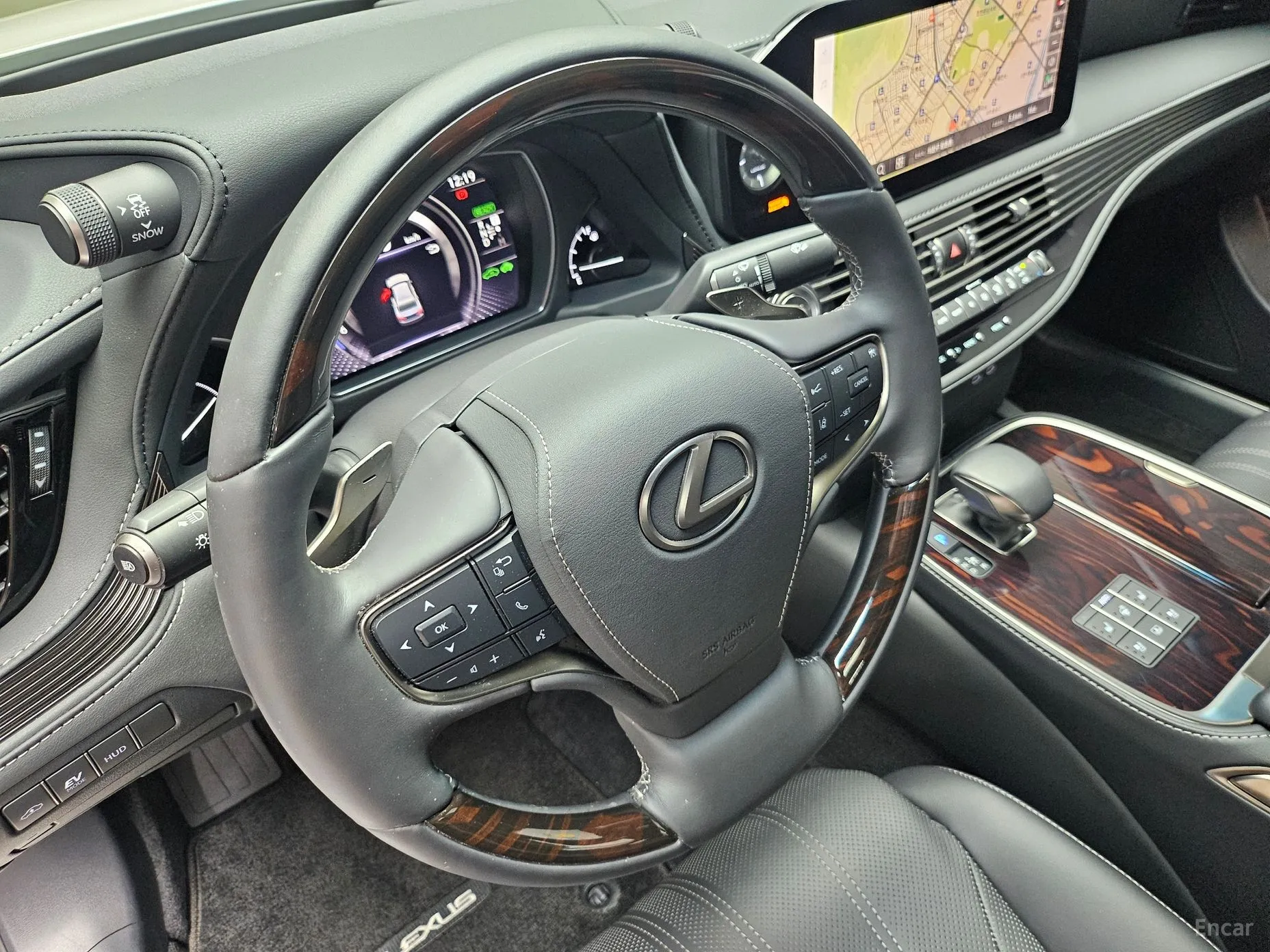 Lexus LS500h Gen 5 превью 10