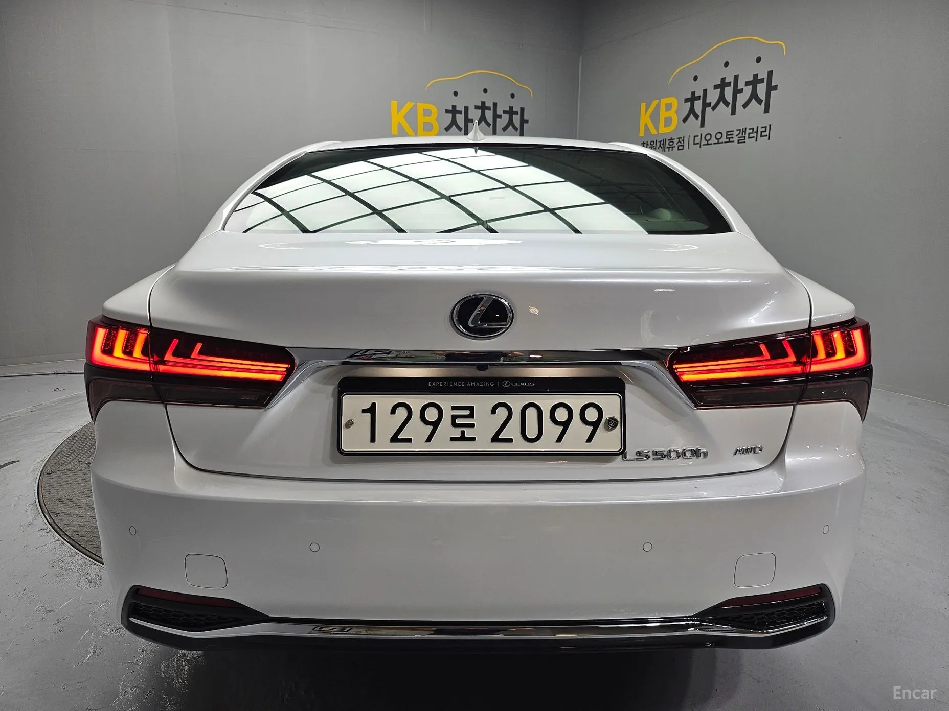 Lexus LS500h Gen 5 превью 7