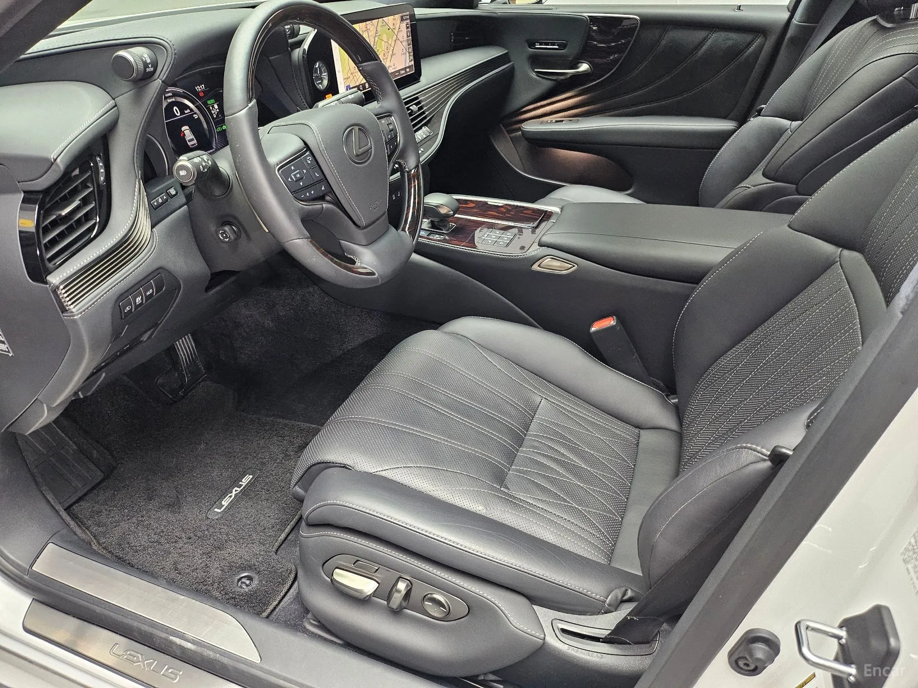 Lexus LS500h Gen 5 превью 8