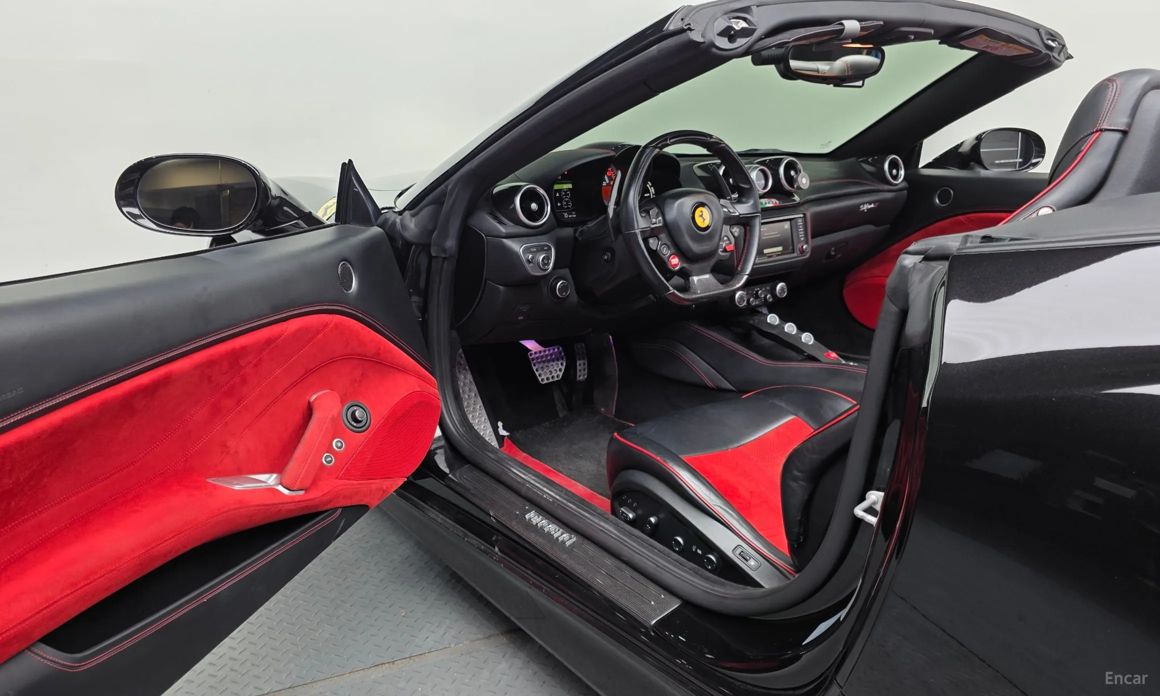 Ferrari California превью 10