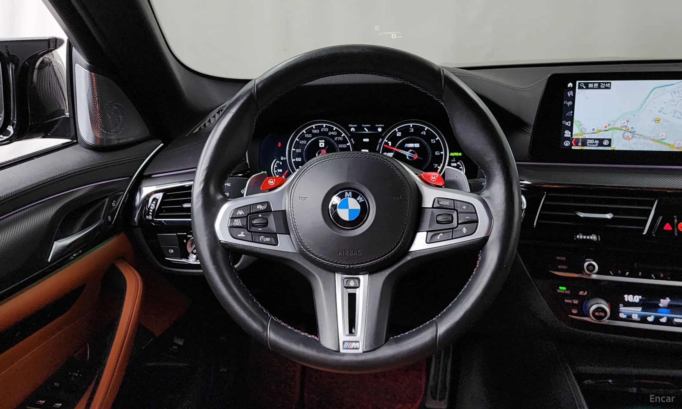 BMW M5 (F90) превью 13