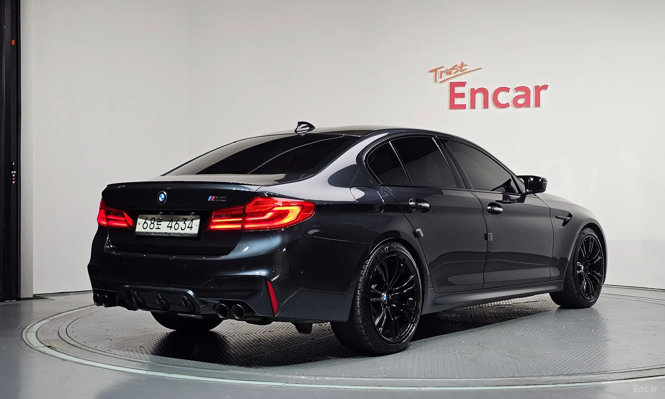 BMW M5 (F90)