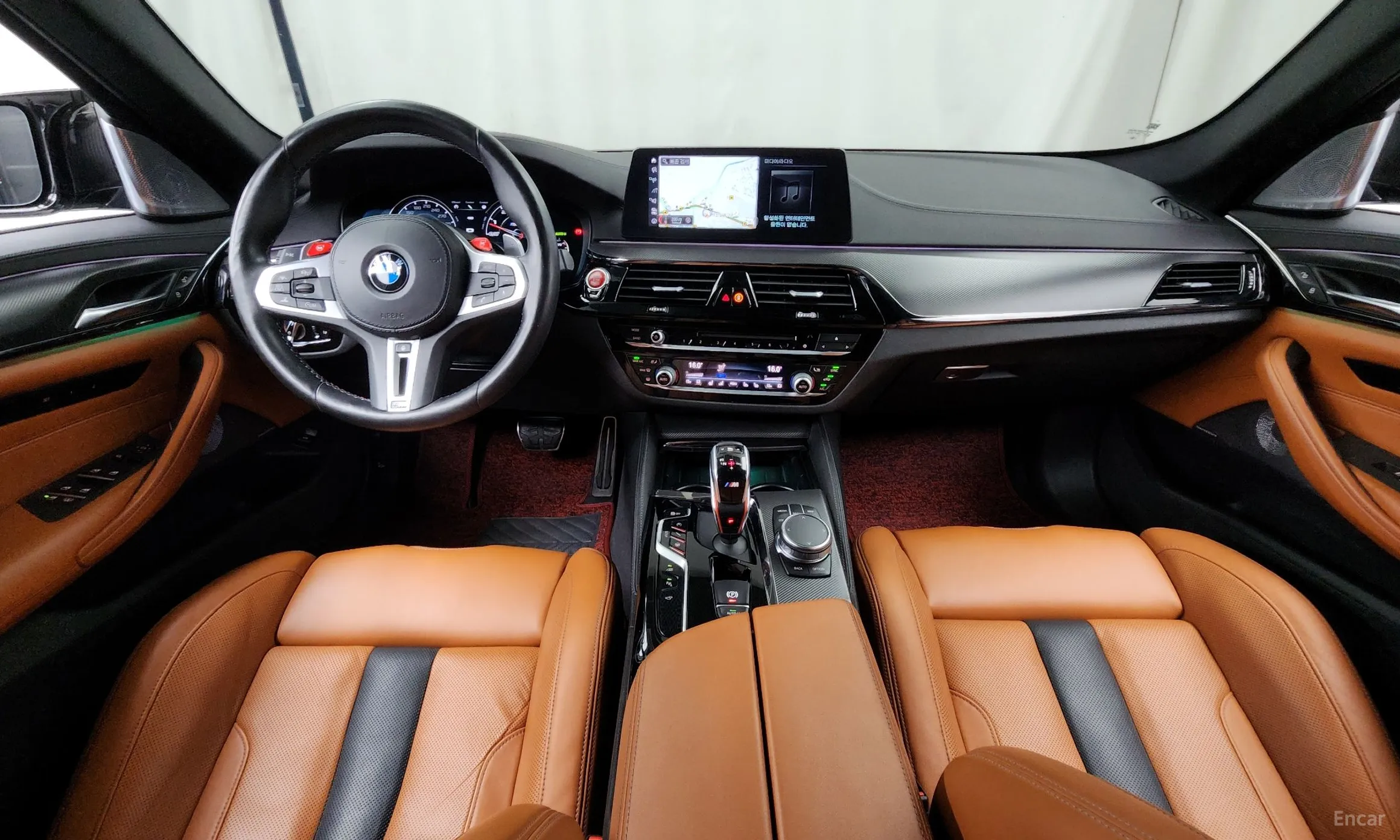 BMW M5 (F90) превью 7