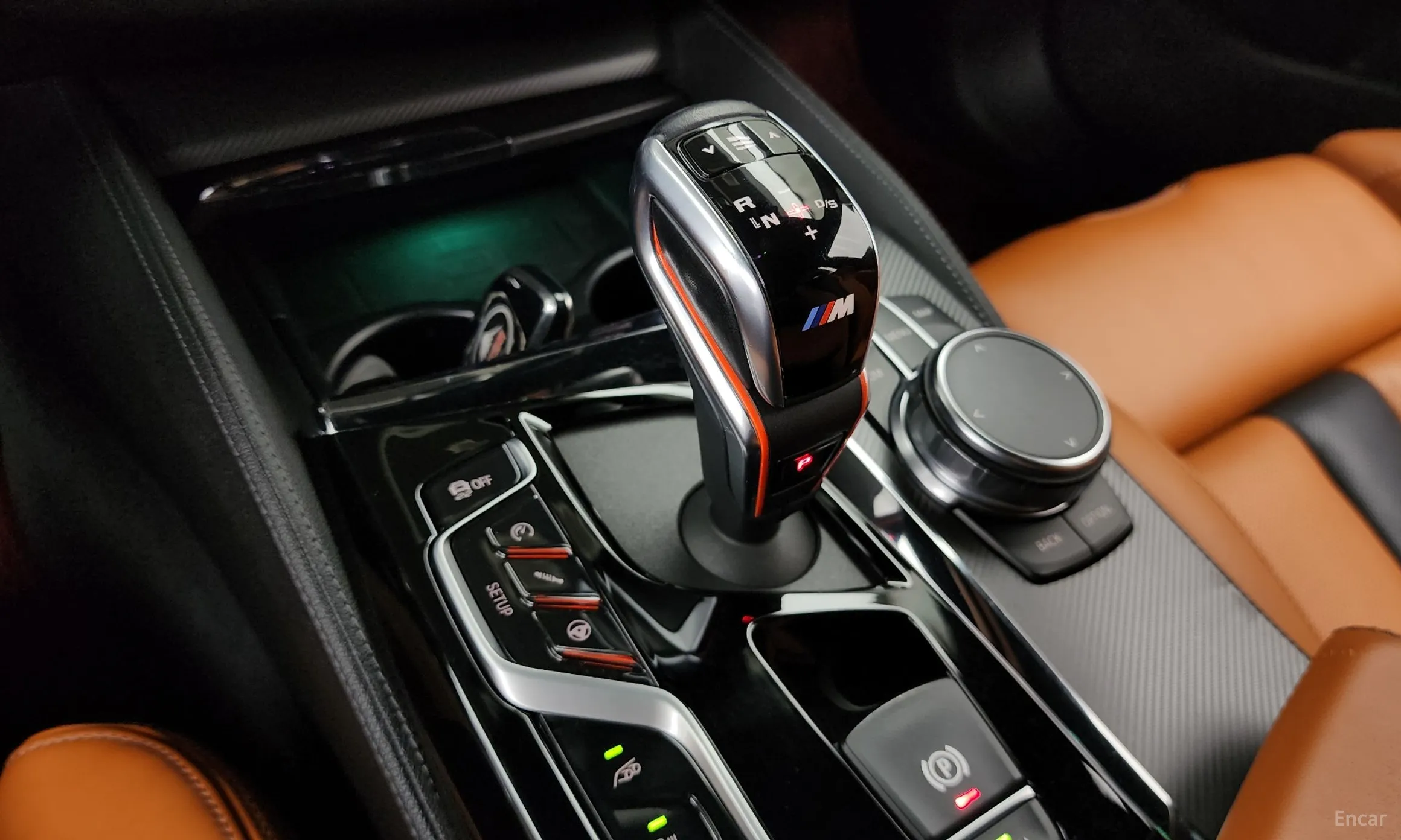 BMW M5 (F90) превью 9