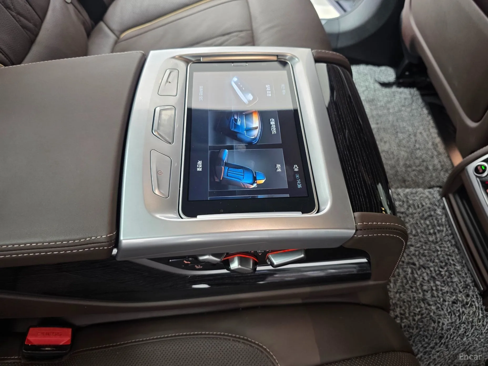 BMW 7 Series (G11) превью 19
